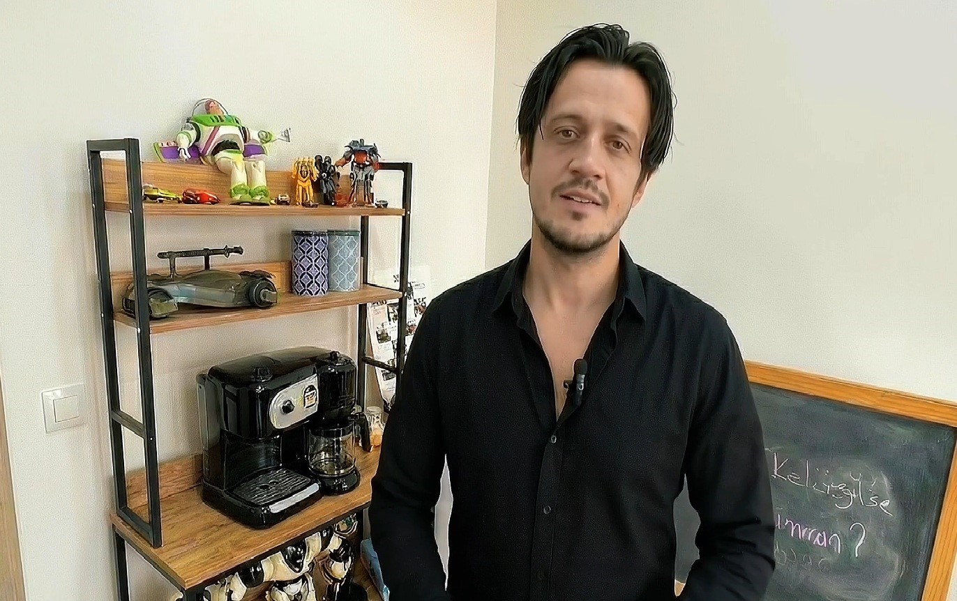 Antalya’da geliştirilen yapay zekâ sanatçısı Ayros’a yoğun ilgi: Yorumlar yankı uyandırıyor
Antalya’da geliştirilen yapay zekâ sanatçısı Ayros’a yoğun ilgi: Yorumlar yankı uyandırıyor