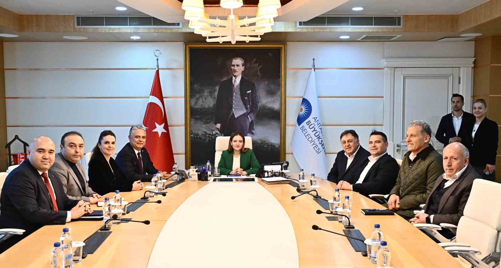 Antalya’da gıda güvenliğinde ortak adım
Antalya’da gıda güvenliğinde ortak adım