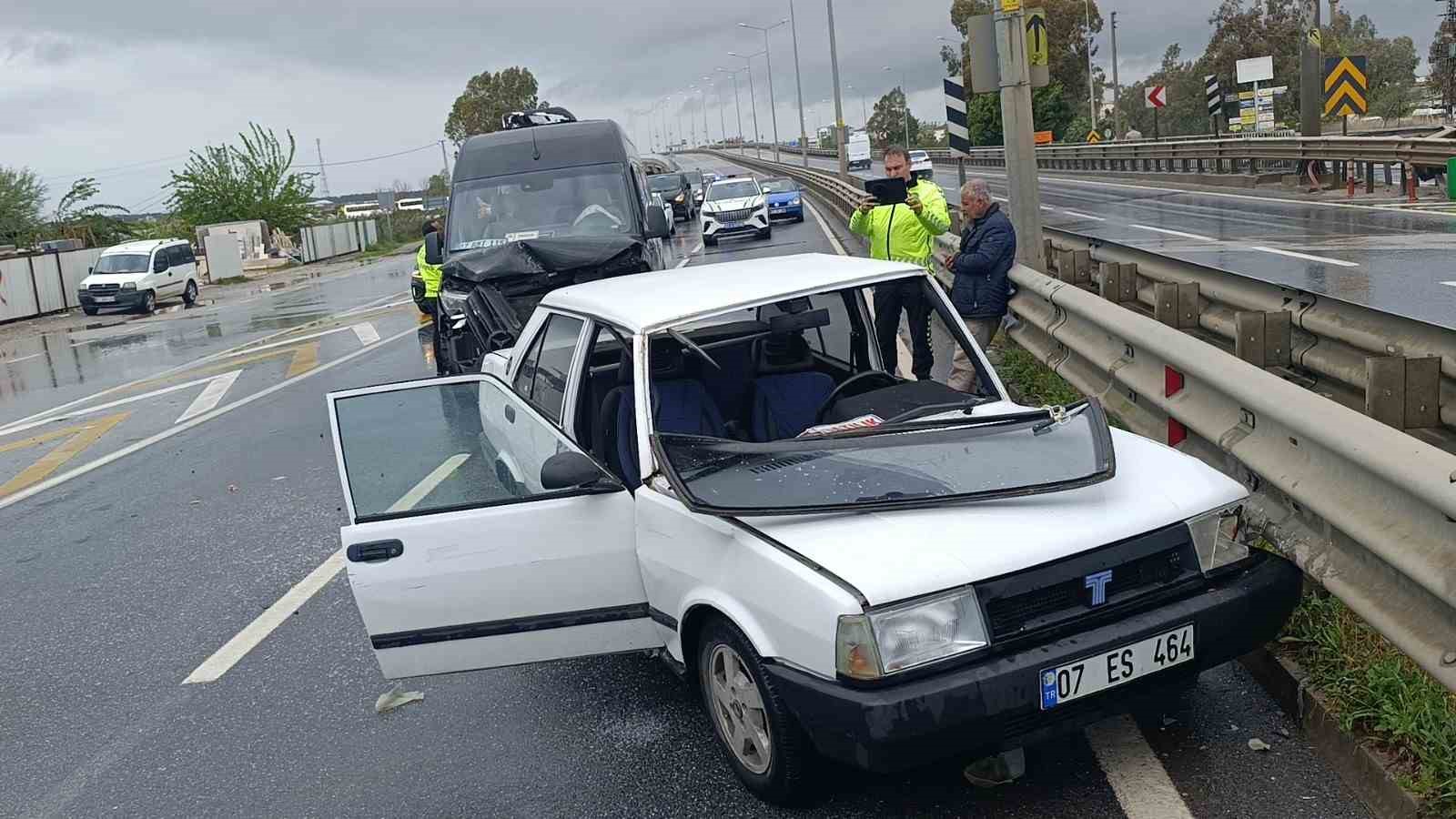 Antalya’da intihar teşebbüsü gibi kaza güvenlik kamerasında
