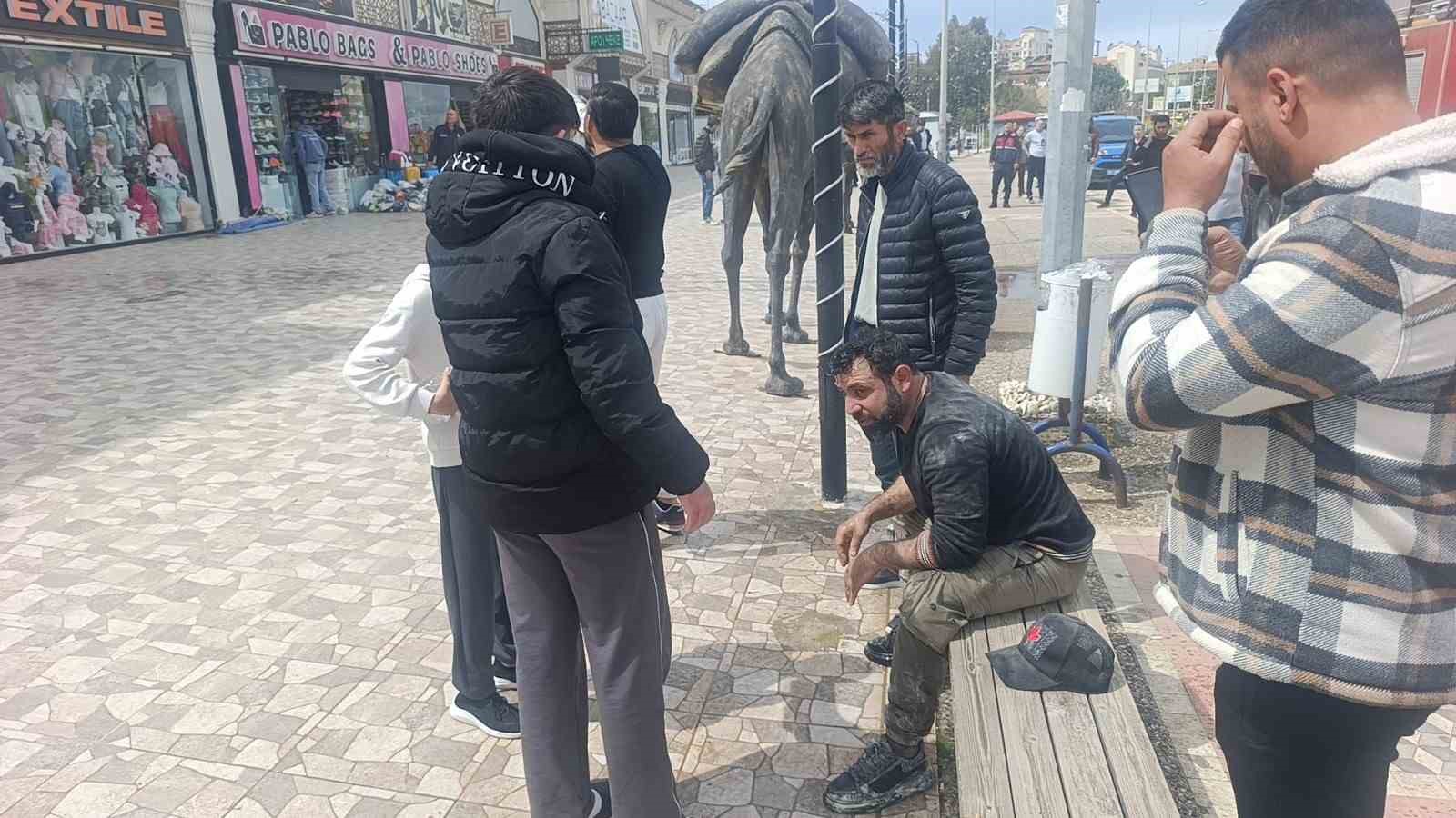 Antalya’da iş merkezinde yangın paniği
