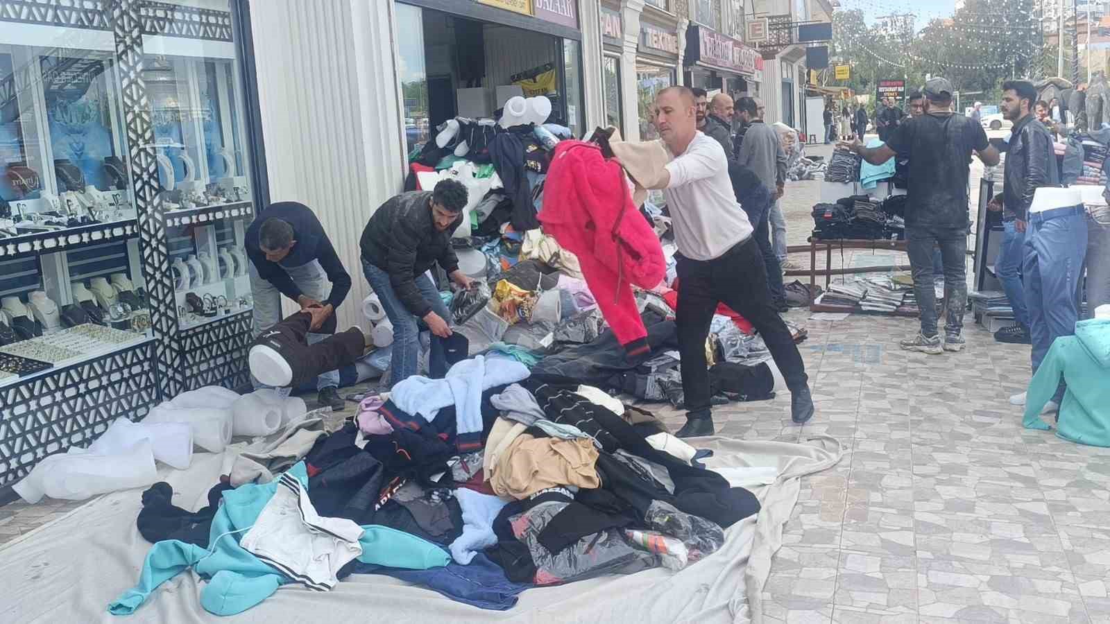 Antalya’da iş merkezinde yangın paniği
