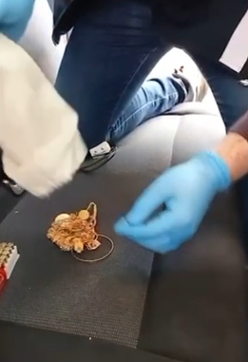 Antalya’da "istihbaratçı" yalanıyla 3,5 milyonluk vurgun yaptılar
Antalya’da "istihbaratçı" yalanıyla 3,5 milyonluk vurgun yaptılar