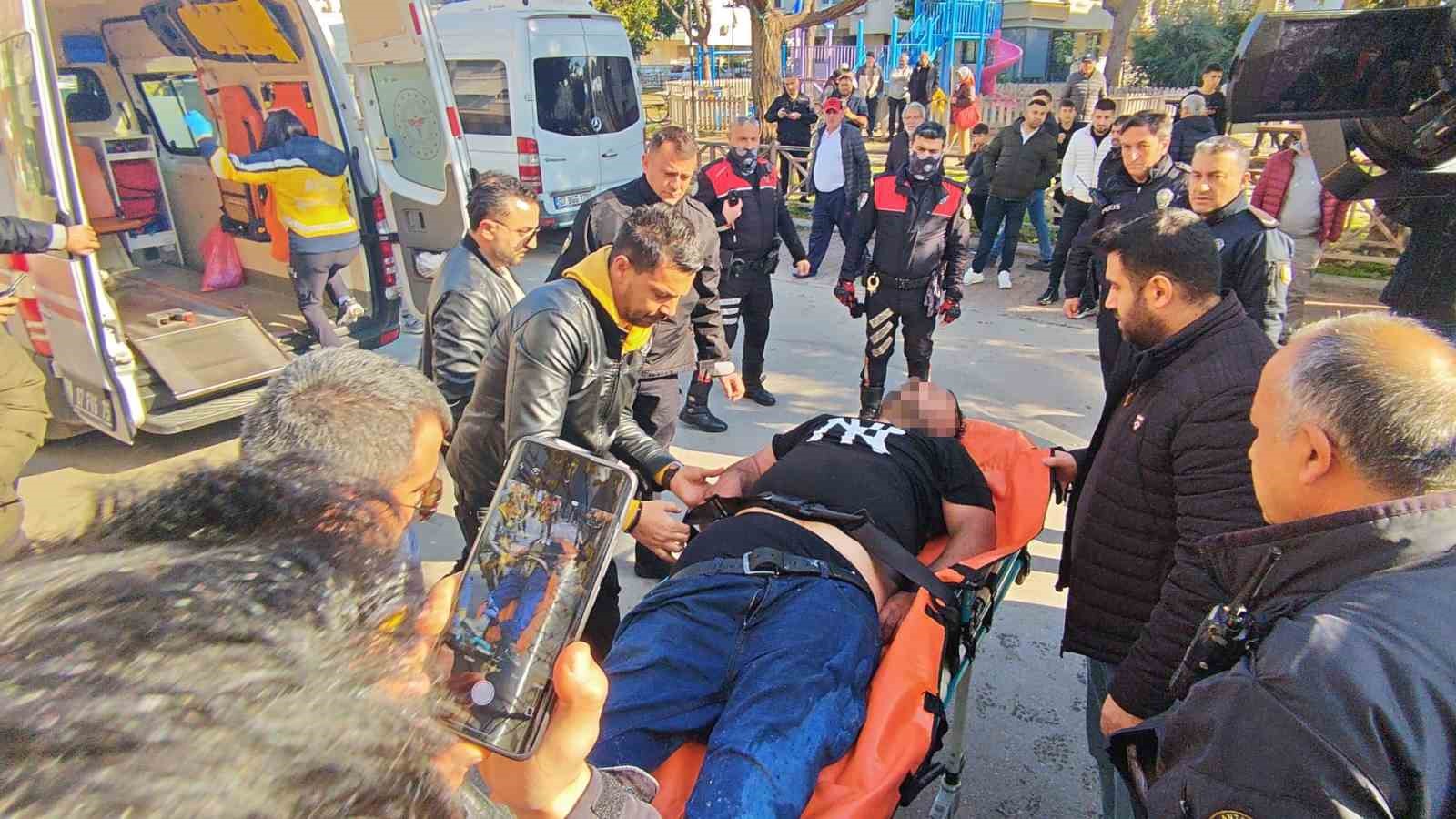 Antalya’da işyerini kendini kilitleyip yangın çıkaran pideci, camları kırıp içeriye giren itfaiye ekiplerince baygın bulundu
