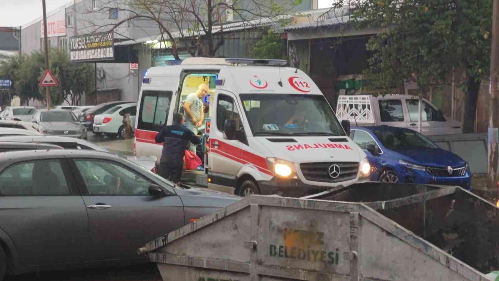 Antalya’da oto boyama atölyesindeki yangında iki iş yeri zarar gördü
