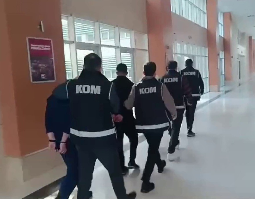 Antalya’da otomobile ’60 milyon TL’ kurşunu
