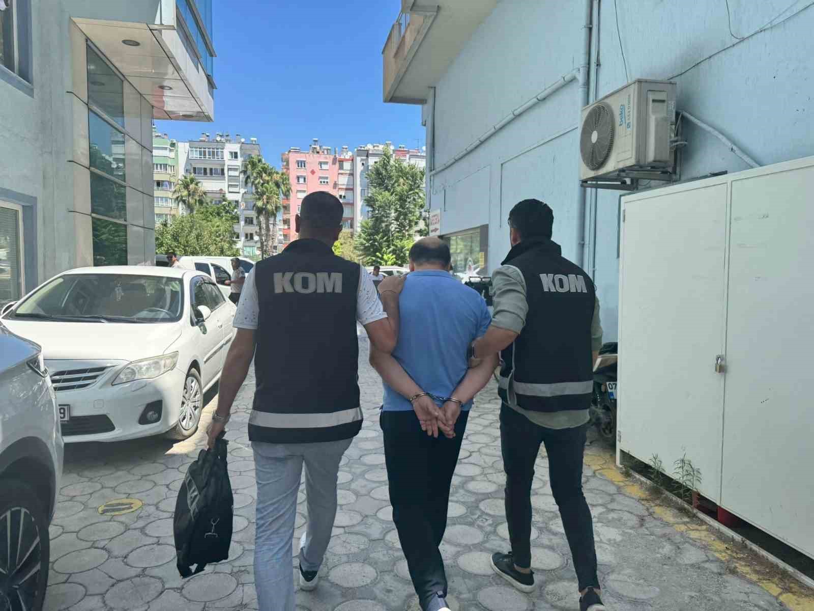 Antalya’da rüşvet iddiası davasında 3 sanığa tahliye
