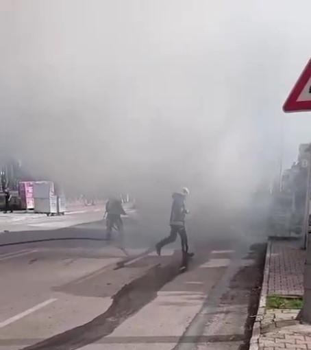 Antalya’da seyir halindeki halk otobüsü alevlere teslim oldu
