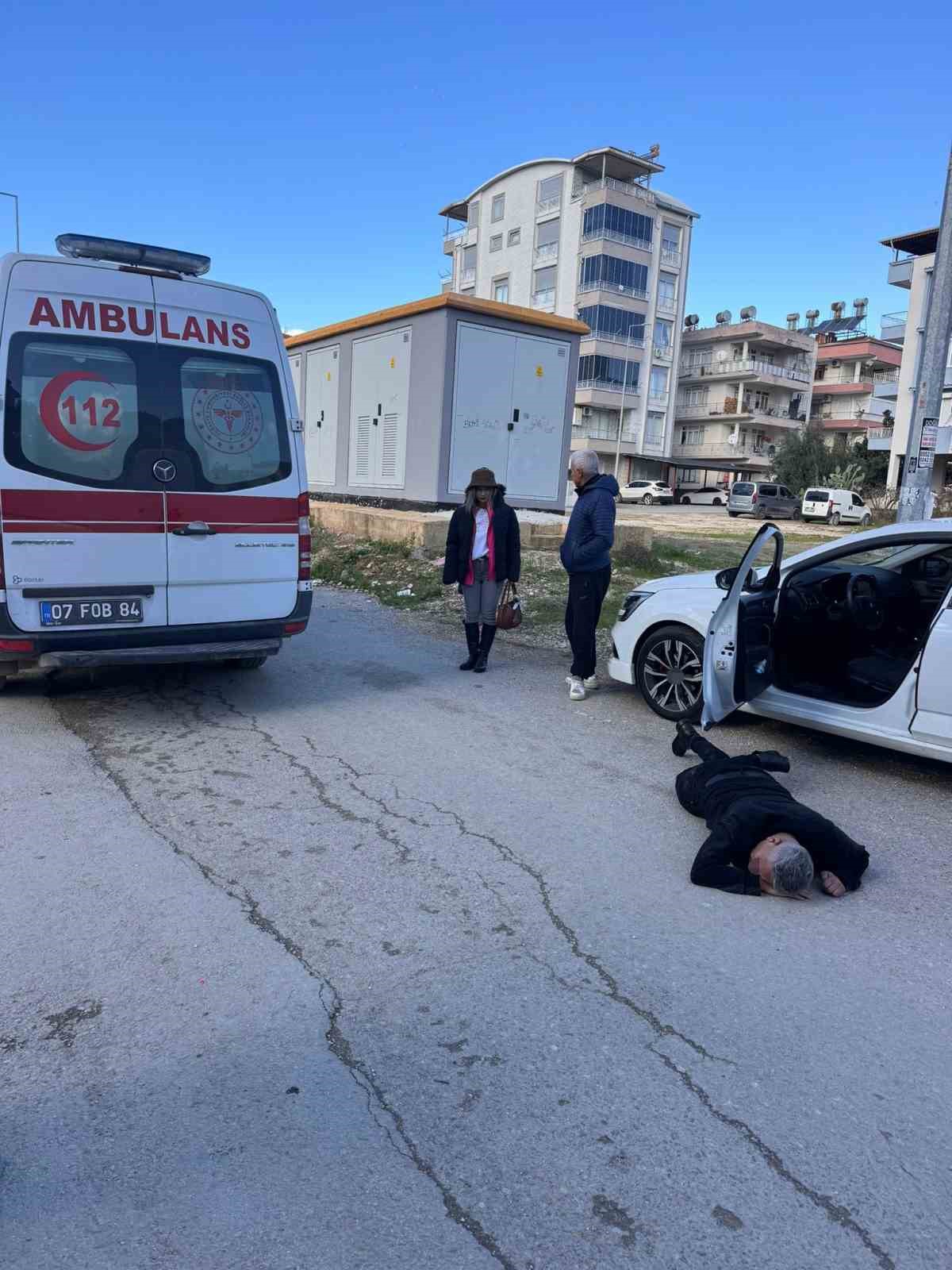 Antalya’da seyir halindeki otomobile silahlı saldırı: 1 yaralı
