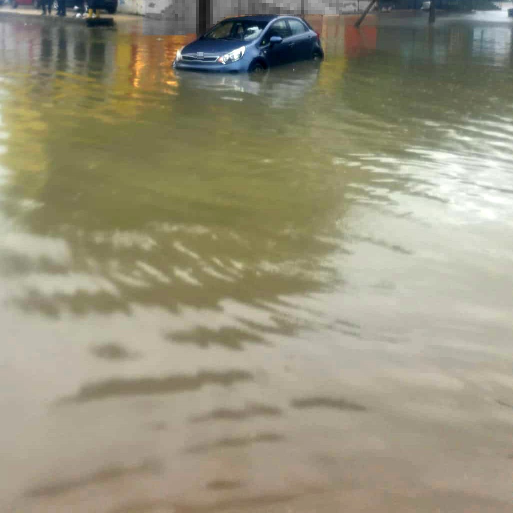 Antalya’da şiddetli yağış hayatı olumsuz etkiledi
