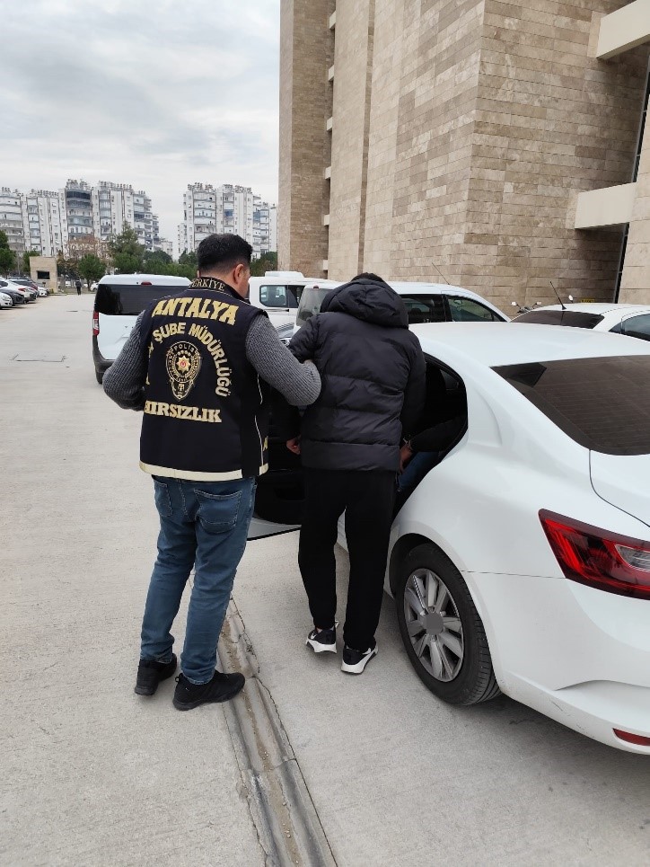 Antalya’da son 2 haftada 502 şahıs tutuklandı
Antalya’da son 2 haftada 502 şahıs tutuklandı