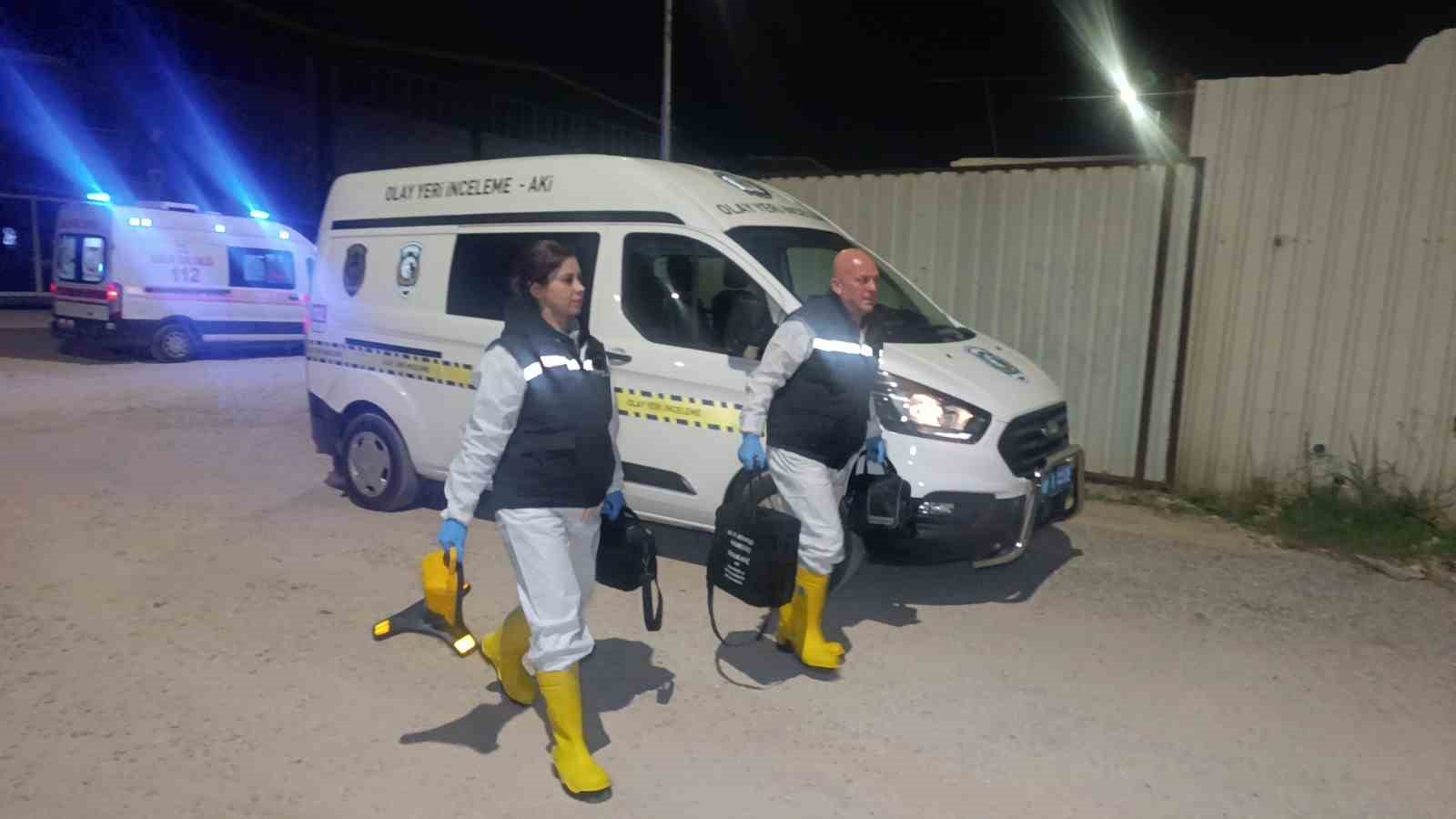 Antalya’da tekne imalathanesinde yangın
