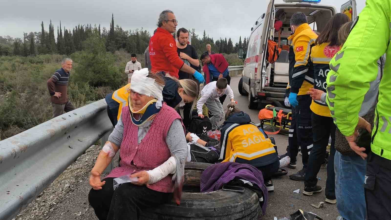 Antalya’da trafik kazası: Ölü ve yaralılar var
