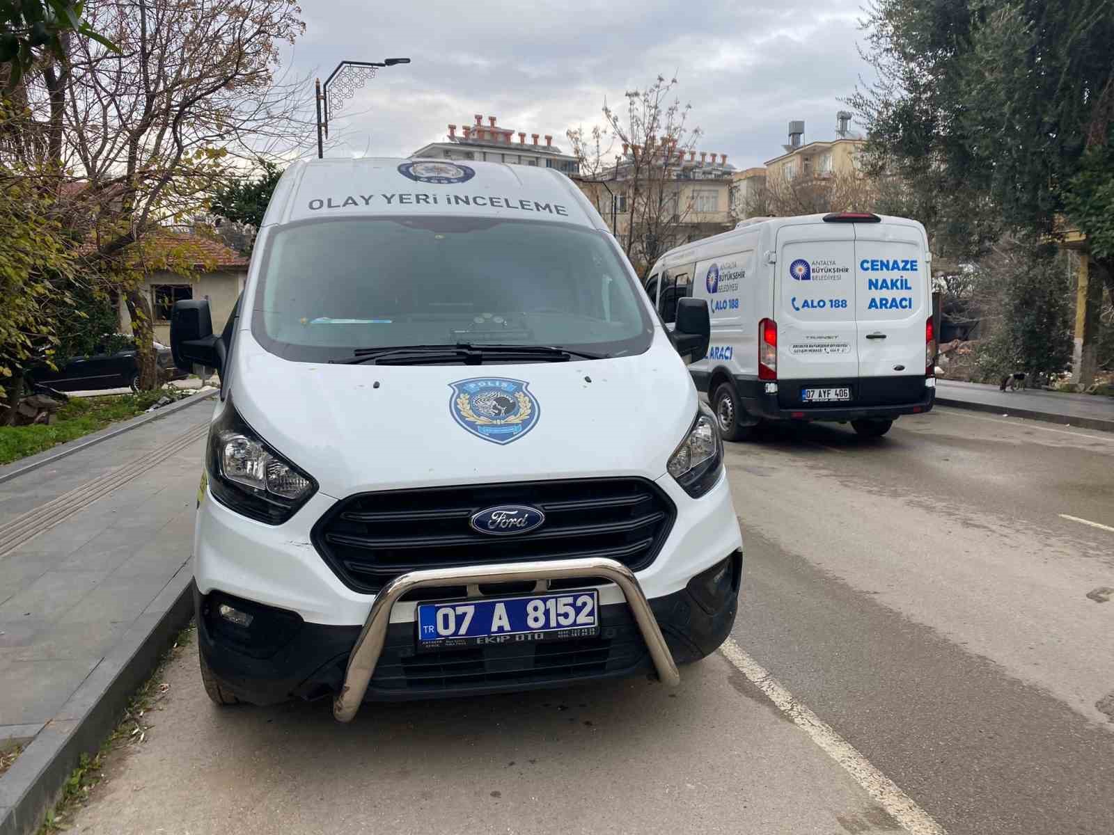 Antalya’da tüyler ürperten cinayet
