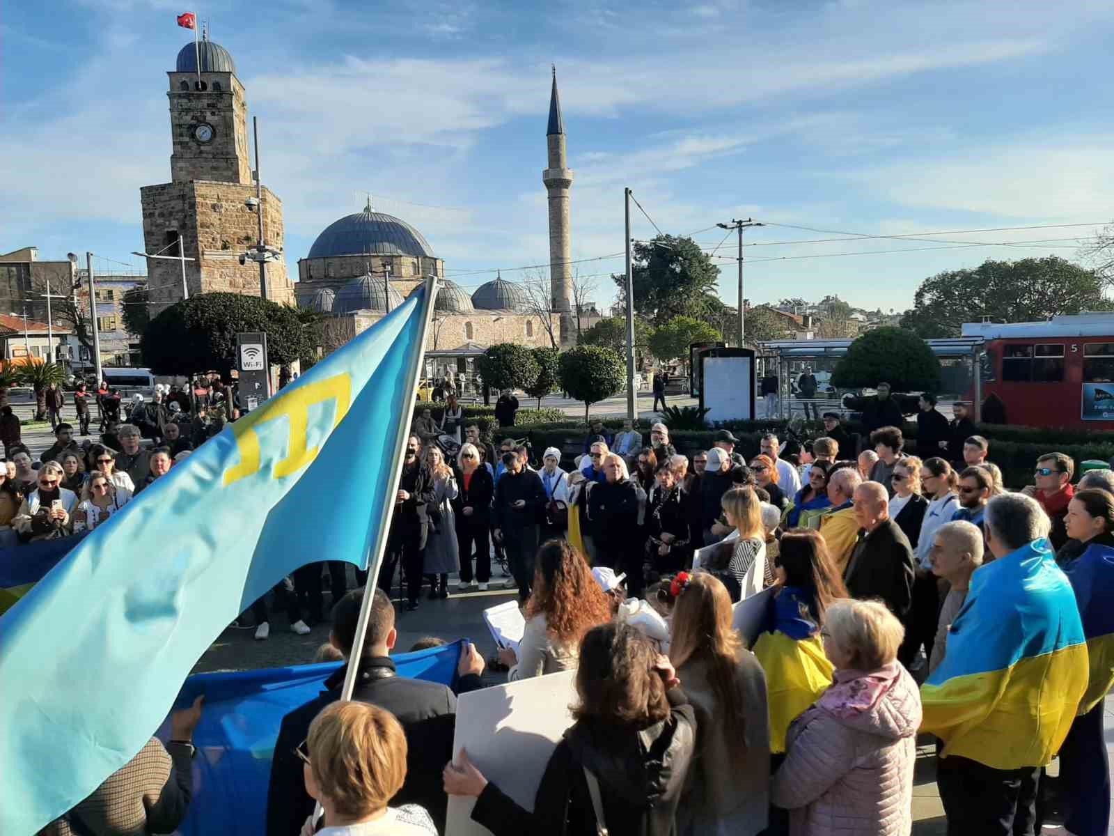 Antalya’da Ukraynalılardan 4. yıl çağrısı: "Bu savaşın en büyük acısı Ukraynalı çocukların geleceğidir"
