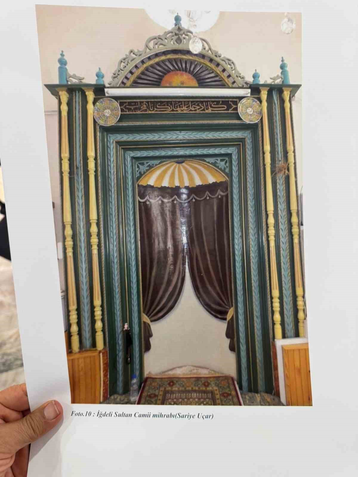 Antalya’daki halı dükkanında dekor olarak kullanılan tarihi mihrap Konya’ya dönüyor
Antalya’daki halı dükkanında dekor olarak kullanılan tarihi mihrap Konya’ya dönüyor