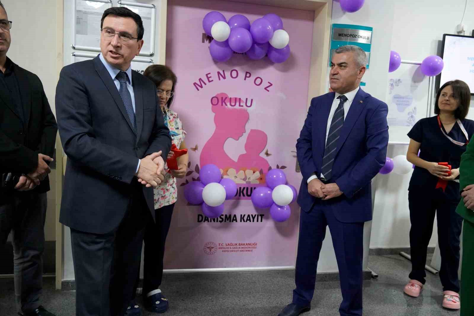 Antalya’nın ilk ‘Menopoz Okulu’ Kepez Devlet Hastanesi’nde açıldı
