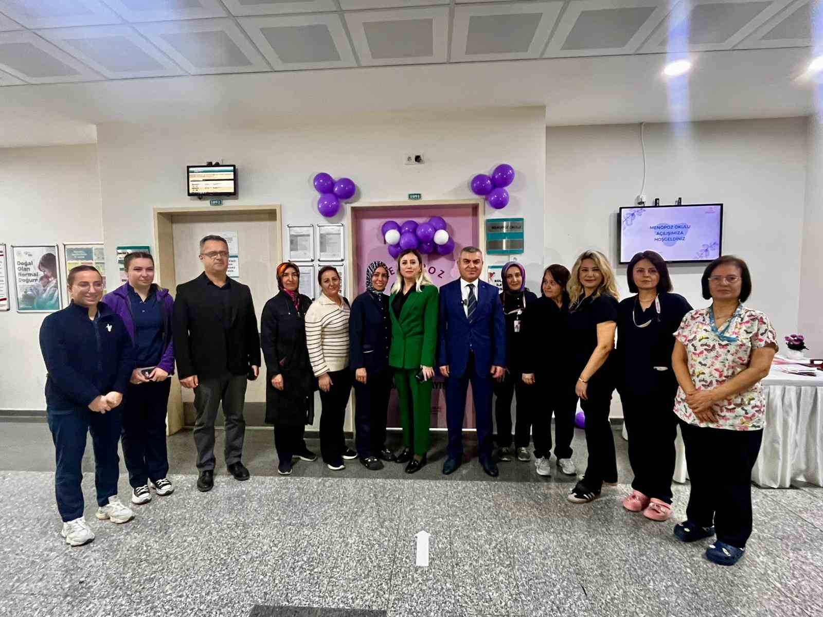 Antalya’nın ilk ‘Menopoz Okulu’ Kepez Devlet Hastanesi’nde açıldı
