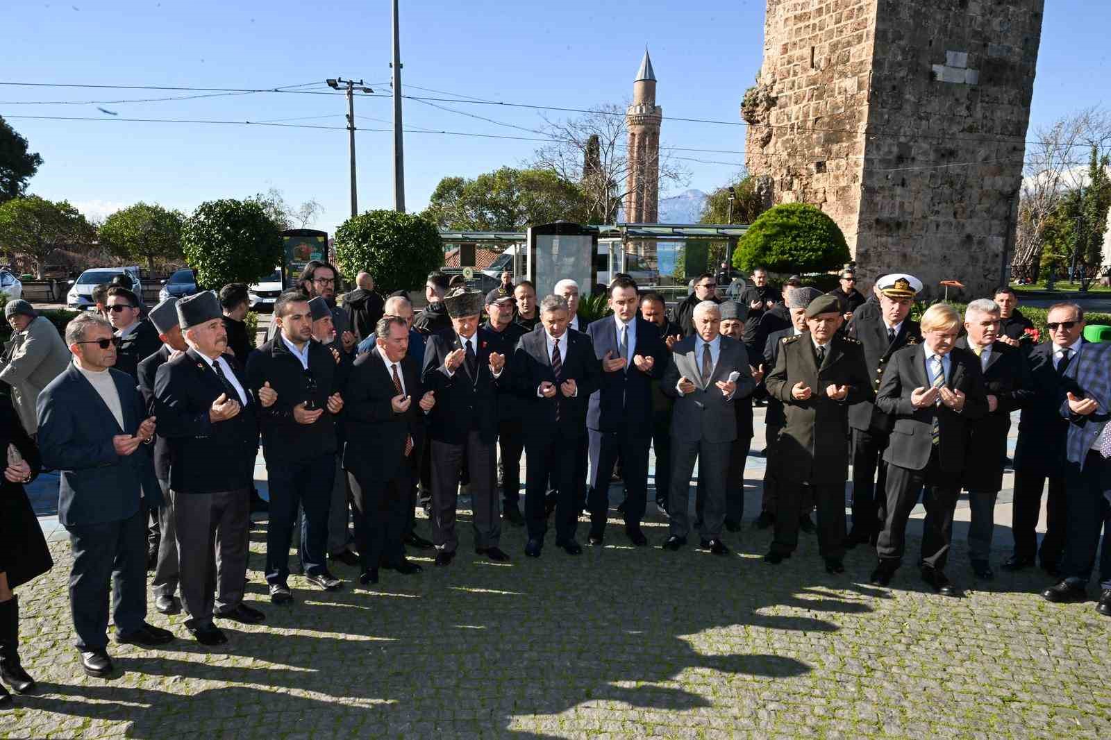 Antalya’nın Kurtuluş Savaşı’nda verdiği ilk sivil şehidi törenle anıldı
Antalya’nın Kurtuluş Savaşı’nda verdiği ilk sivil şehidi törenle anıldı