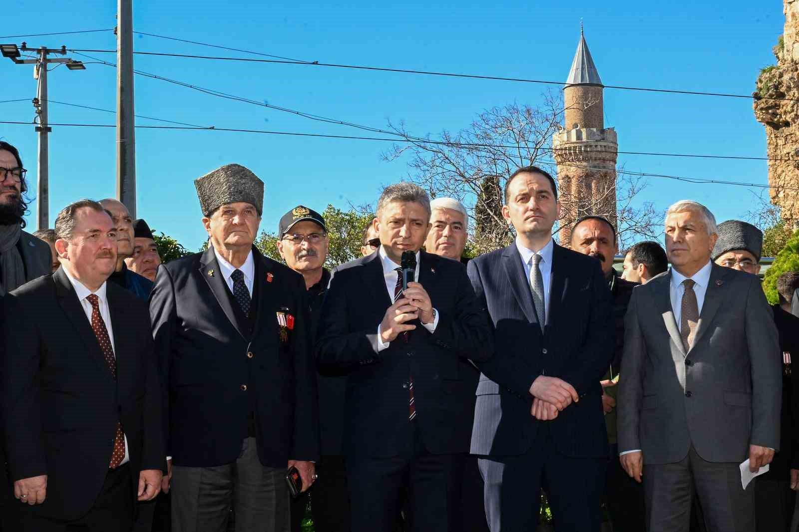 Antalya’nın Kurtuluş Savaşı’nda verdiği ilk sivil şehidi törenle anıldı
Antalya’nın Kurtuluş Savaşı’nda verdiği ilk sivil şehidi törenle anıldı