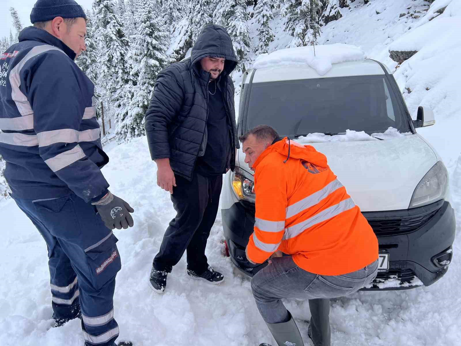 Antalya’nın yüksek kesimlerinde karla mücadele çalışması
