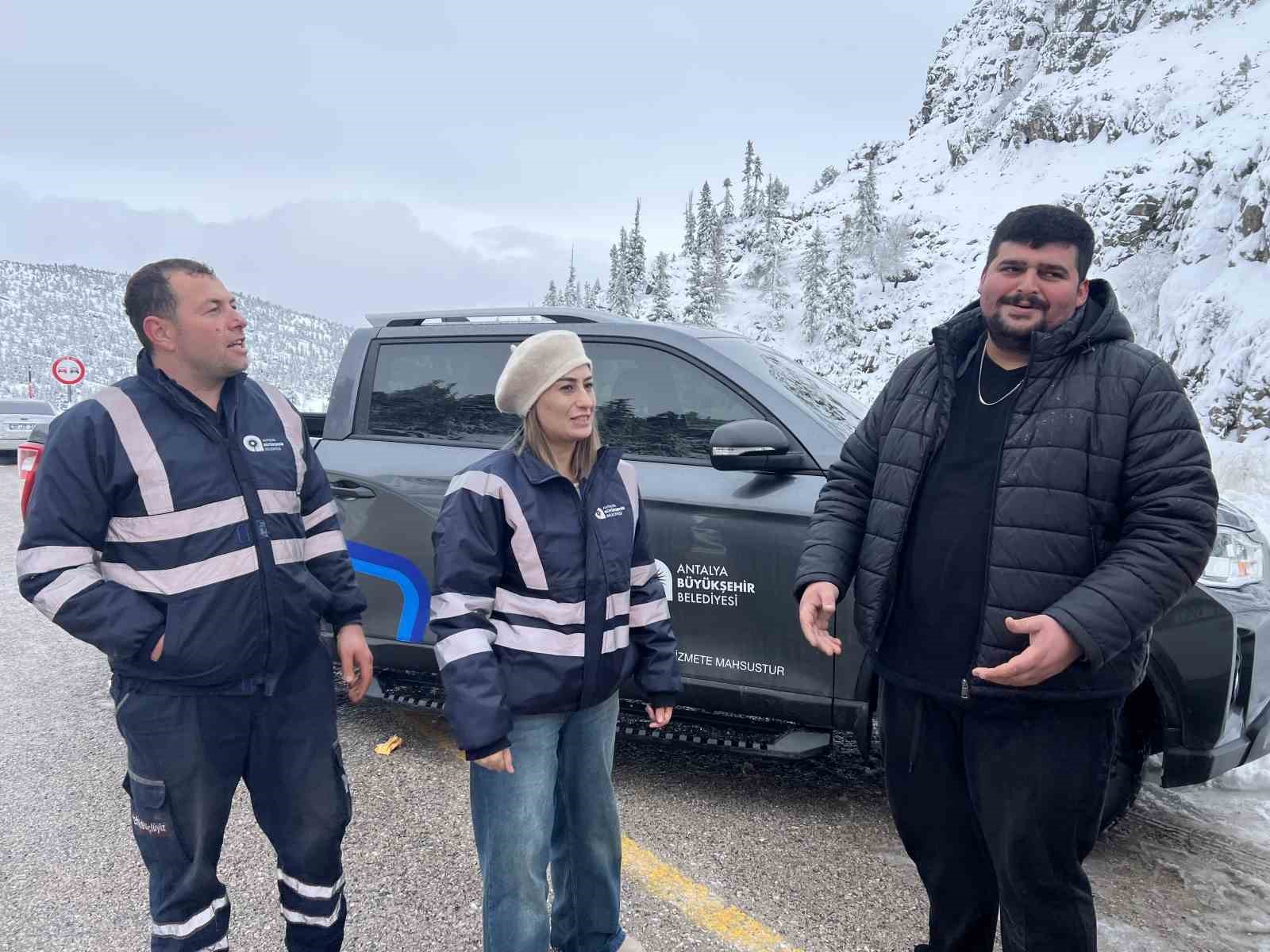 Antalya’nın yüksek kesimlerinde karla mücadele çalışması
