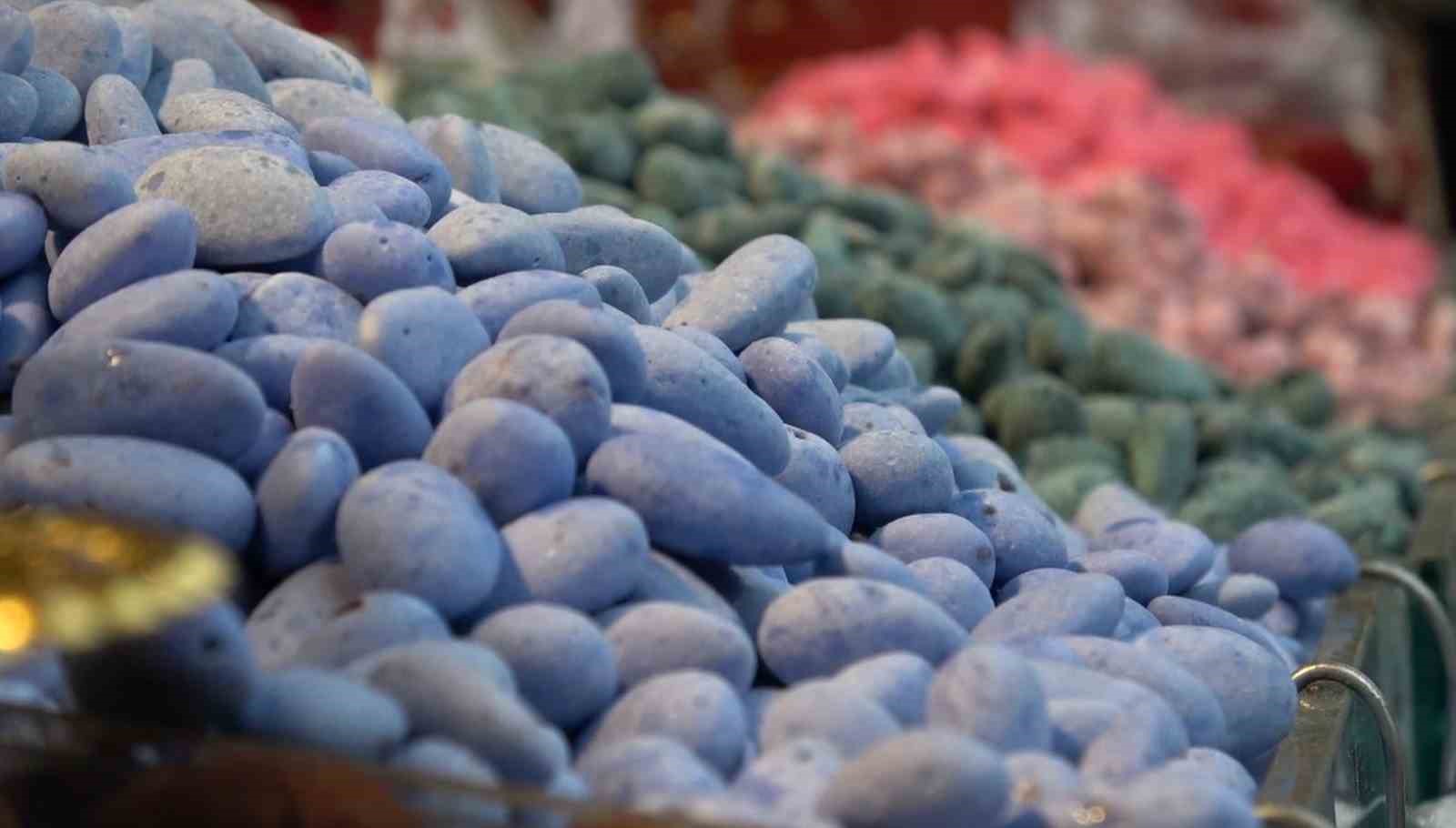 Antep fıstıklı badem şekeri Ramazan’da ağızları tatlandırıyor
