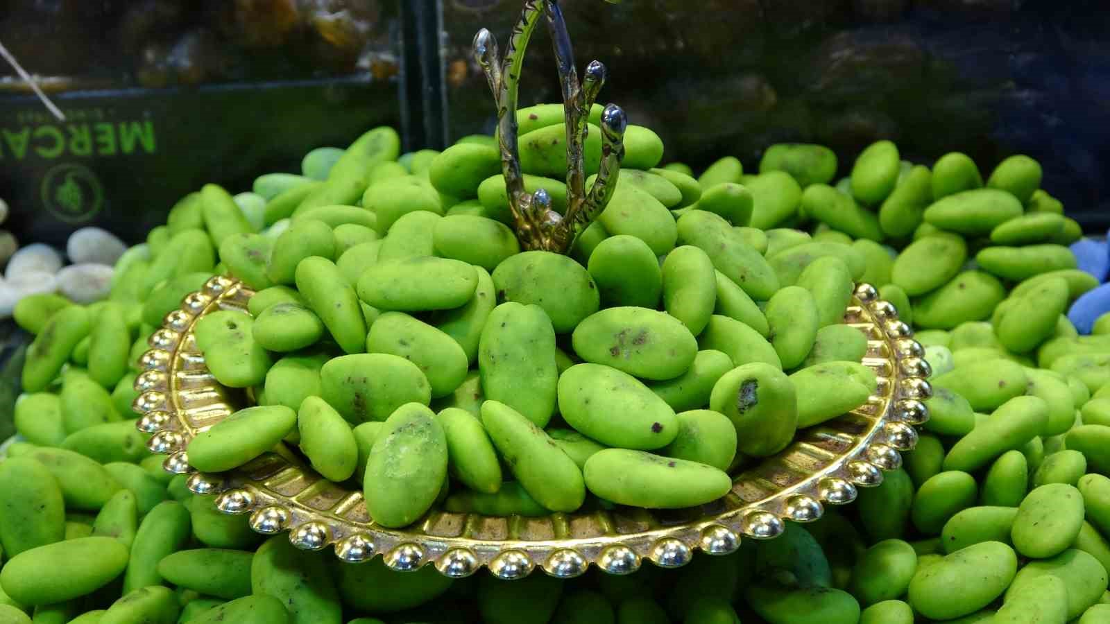 Antep fıstıklı badem şekeri Ramazan’da ağızları tatlandırıyor
