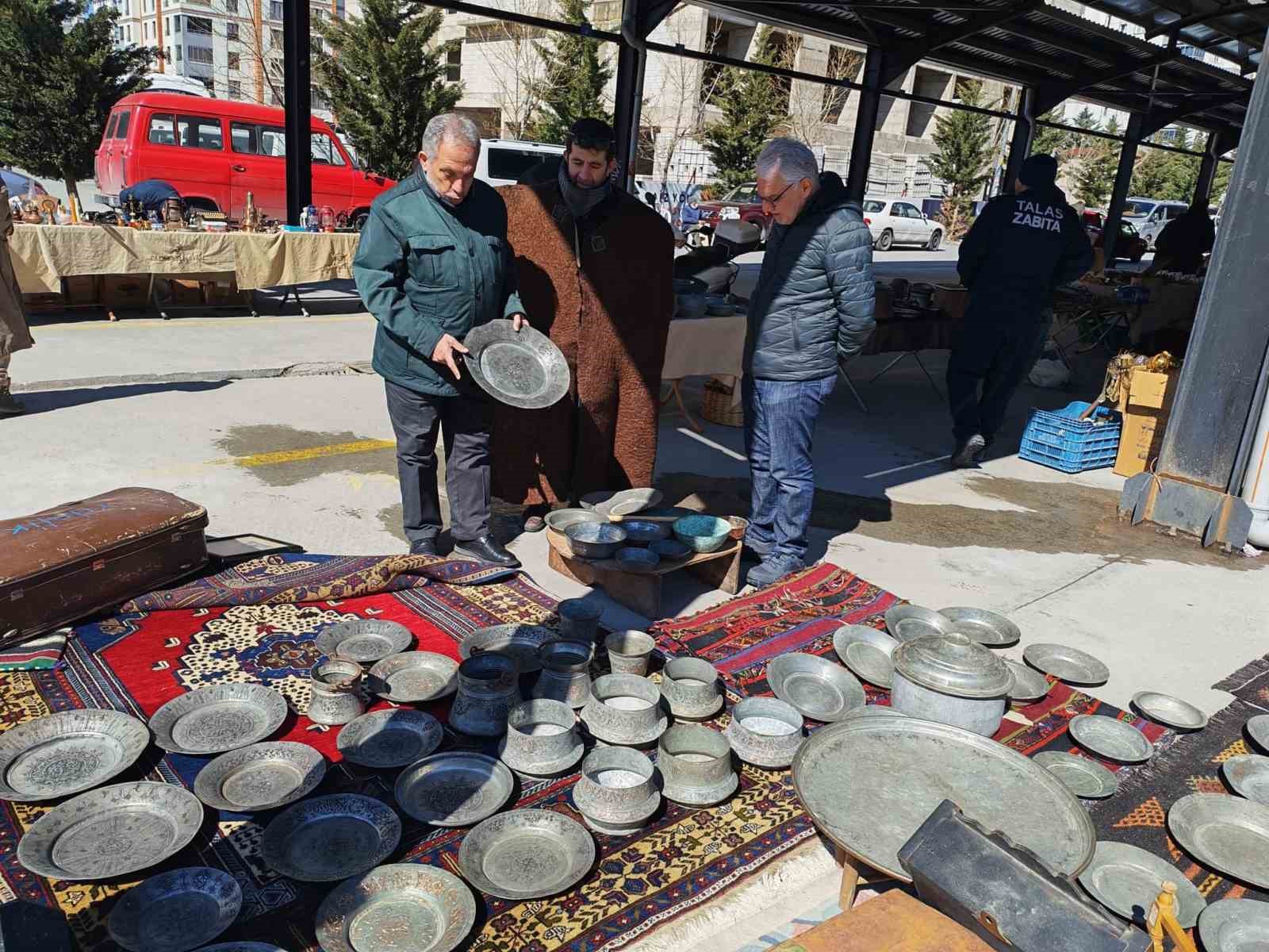 Antikacılar baharı karşılıyor
