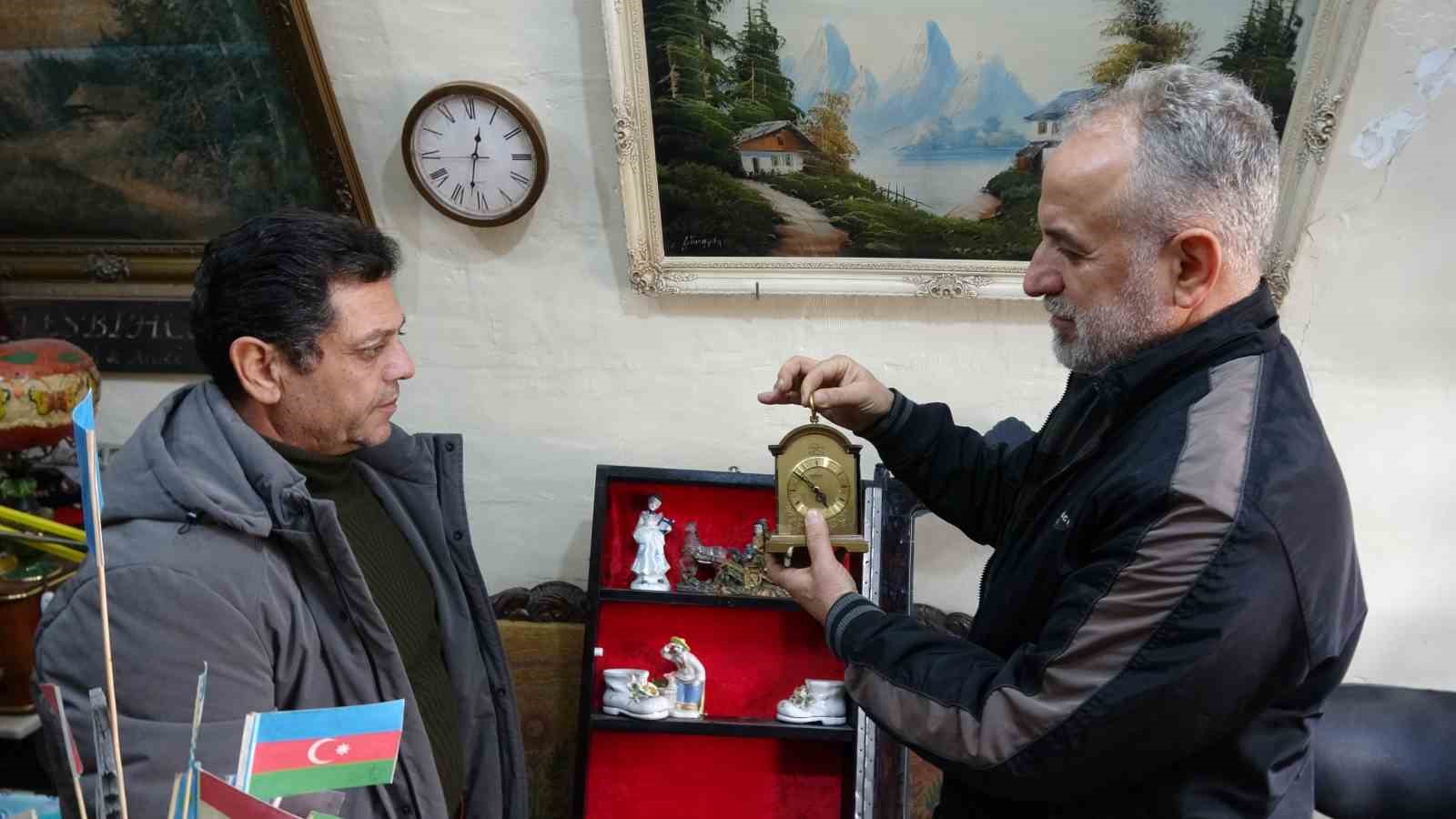 Antikacılardan antika tutkunlarına uyarı: "Her eski antika değil"
