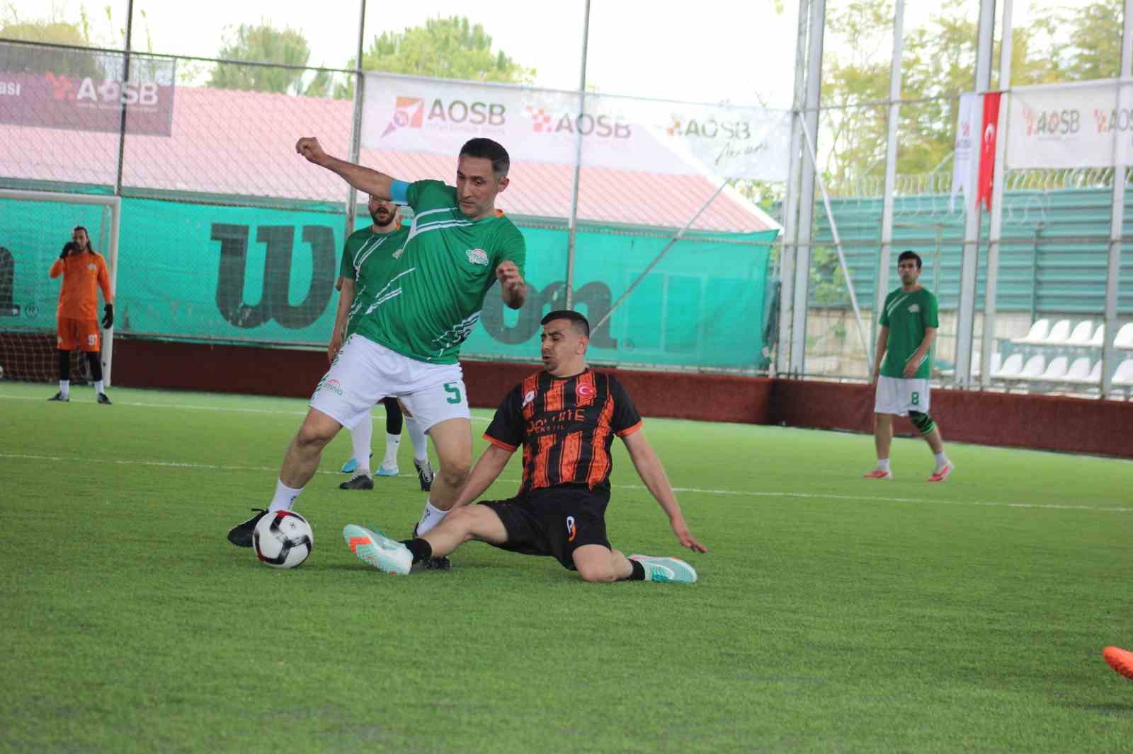 AOSB Futbol Turnuvası’nda ikinci hafta
AOSB Futbol Turnuvası’nda ikinci hafta