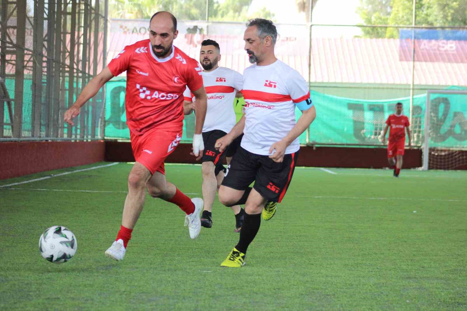 AOSB Futbol Turnuvası’nda üçüncü hafta
AOSB Futbol Turnuvası’nda üçüncü hafta