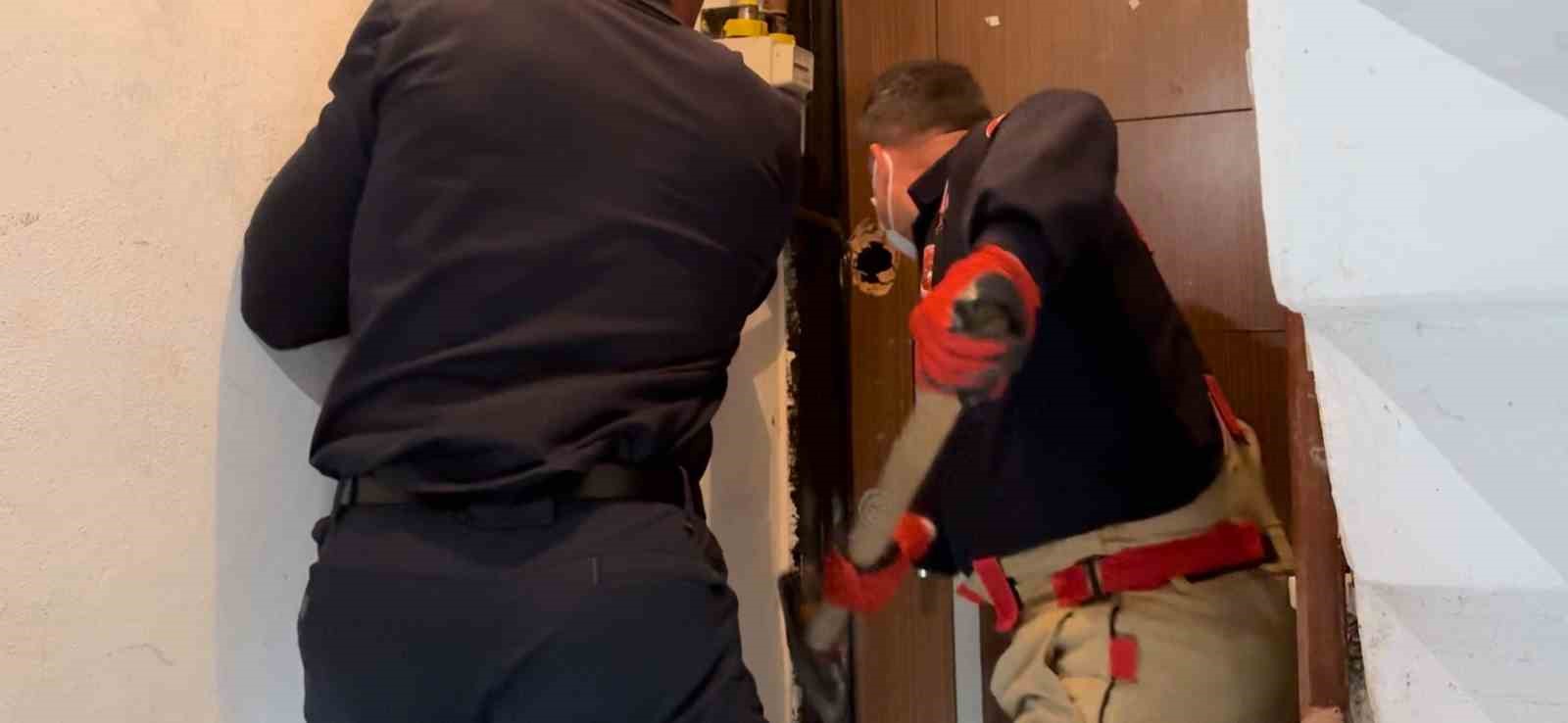 Apartmandan gelen kötü koku acı gerçeği ortaya çıkardı
