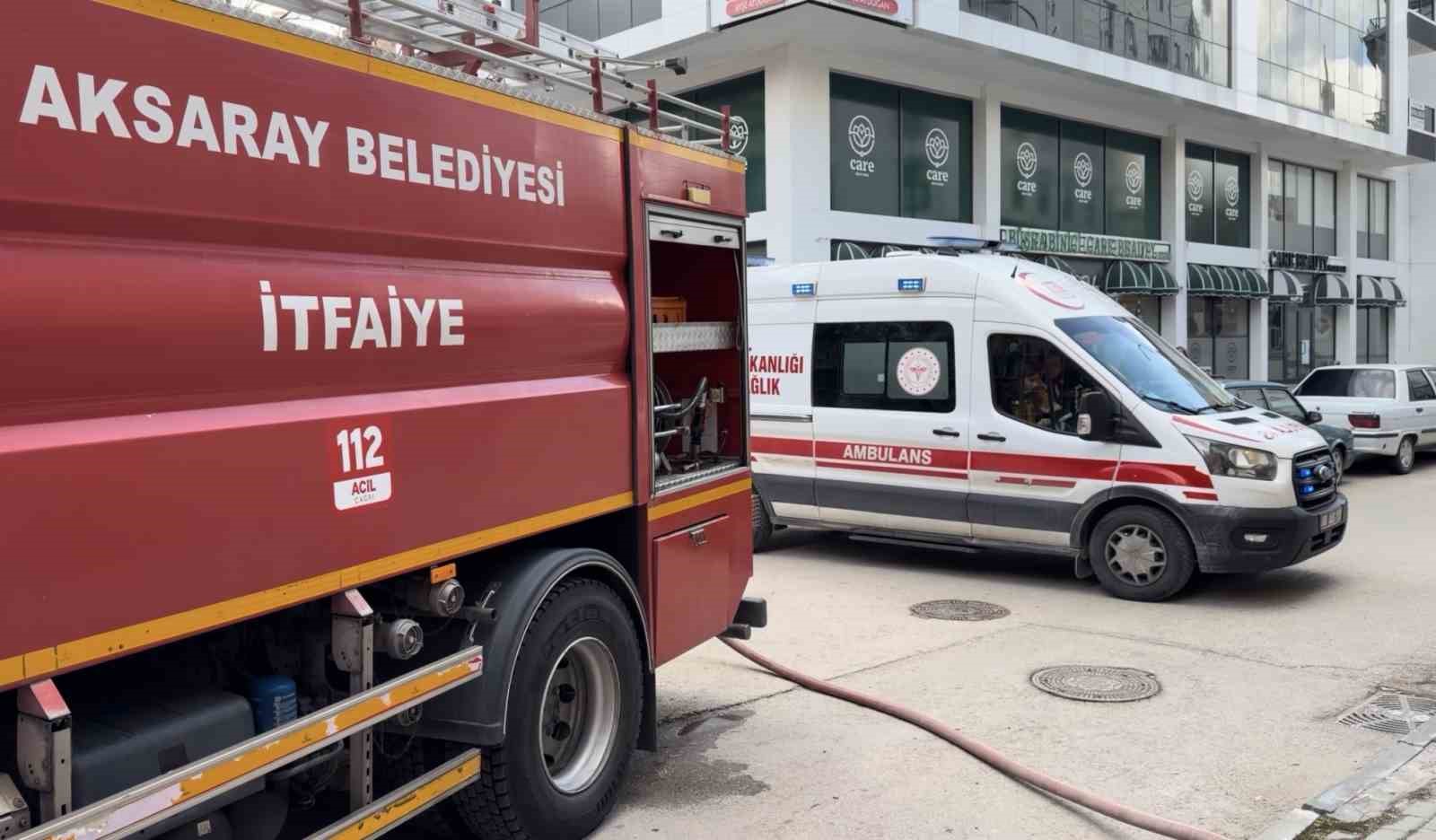 Apartmanın kömürlüğündeki yangın paniğe neden oldu
