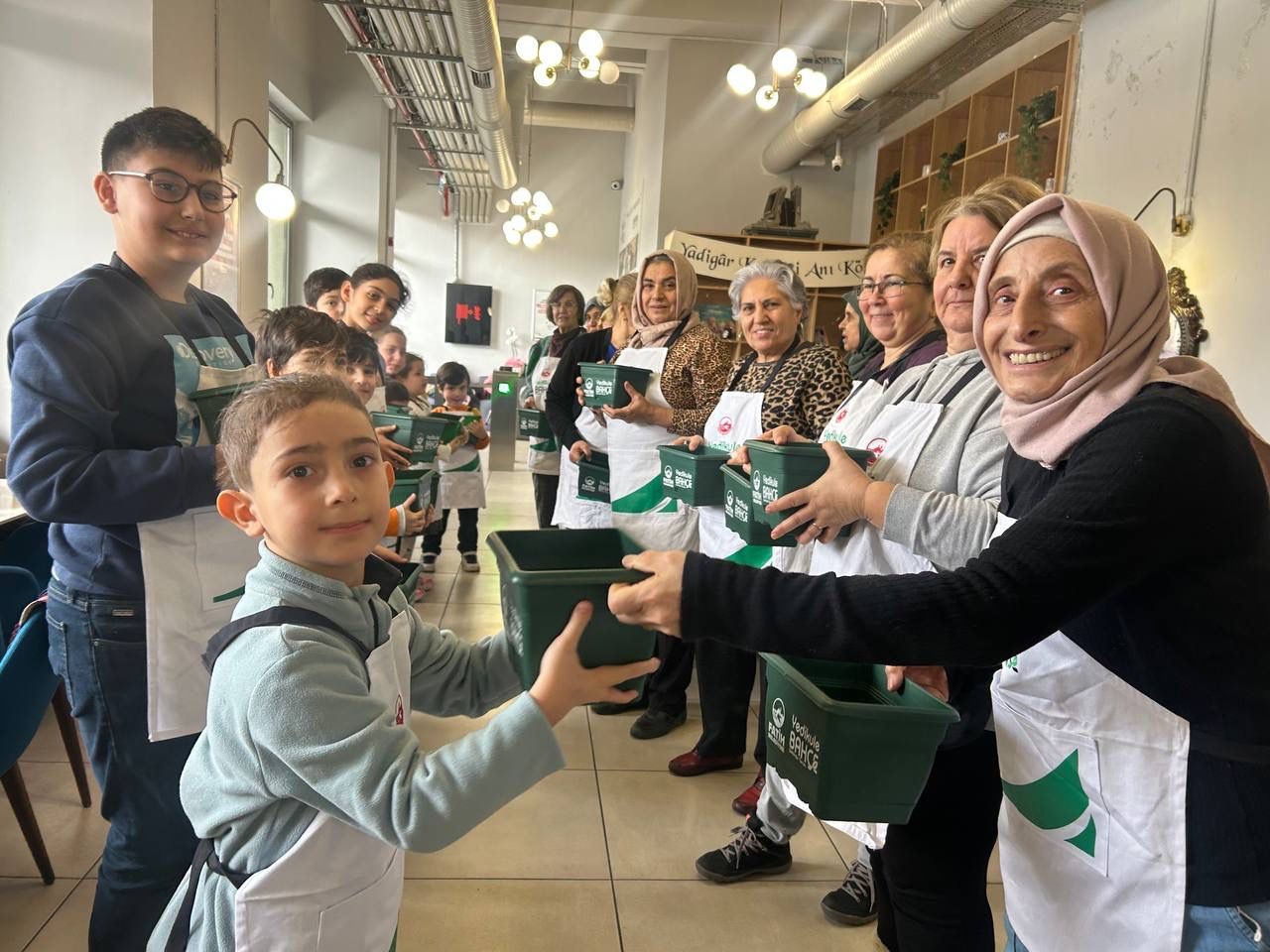 Ara tatilde kuşaklar Yadigar Kahvesi’nde buluştu
