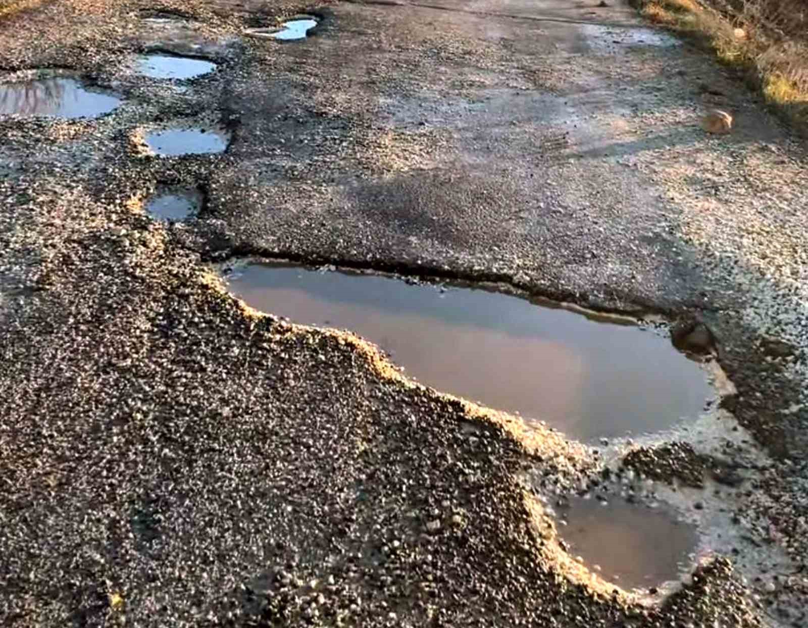 Araban Elif Mahallesi ile Yavuzeli Rumkale yoluna yenileme talebi
