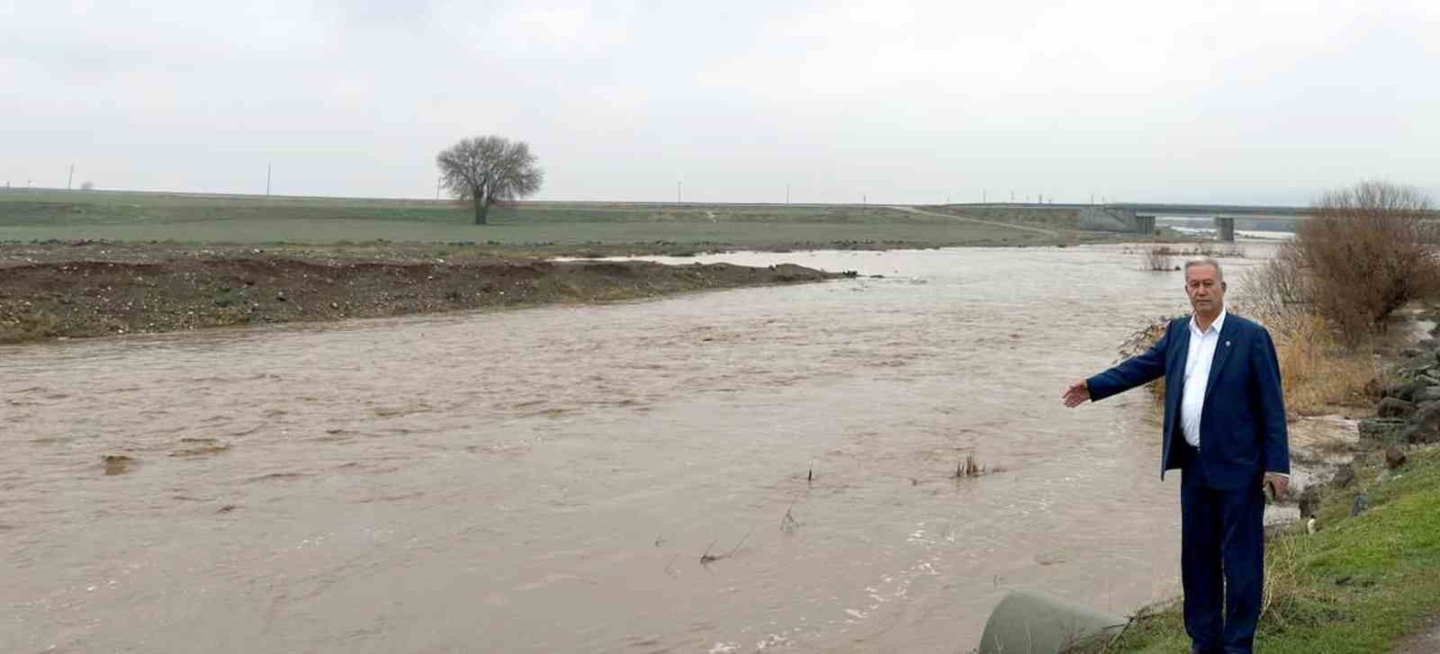 Araban Ovası’nda sağanak etkili oldu
Araban Ovası’nda sağanak etkili oldu