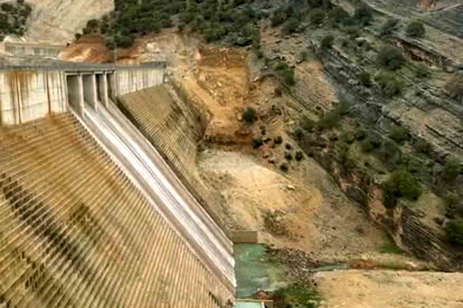Araban’daki yoğun yağışlar Ardıl Barajı’nı doldurdu
Araban’daki yoğun yağışlar Ardıl Barajı’nı doldurdu