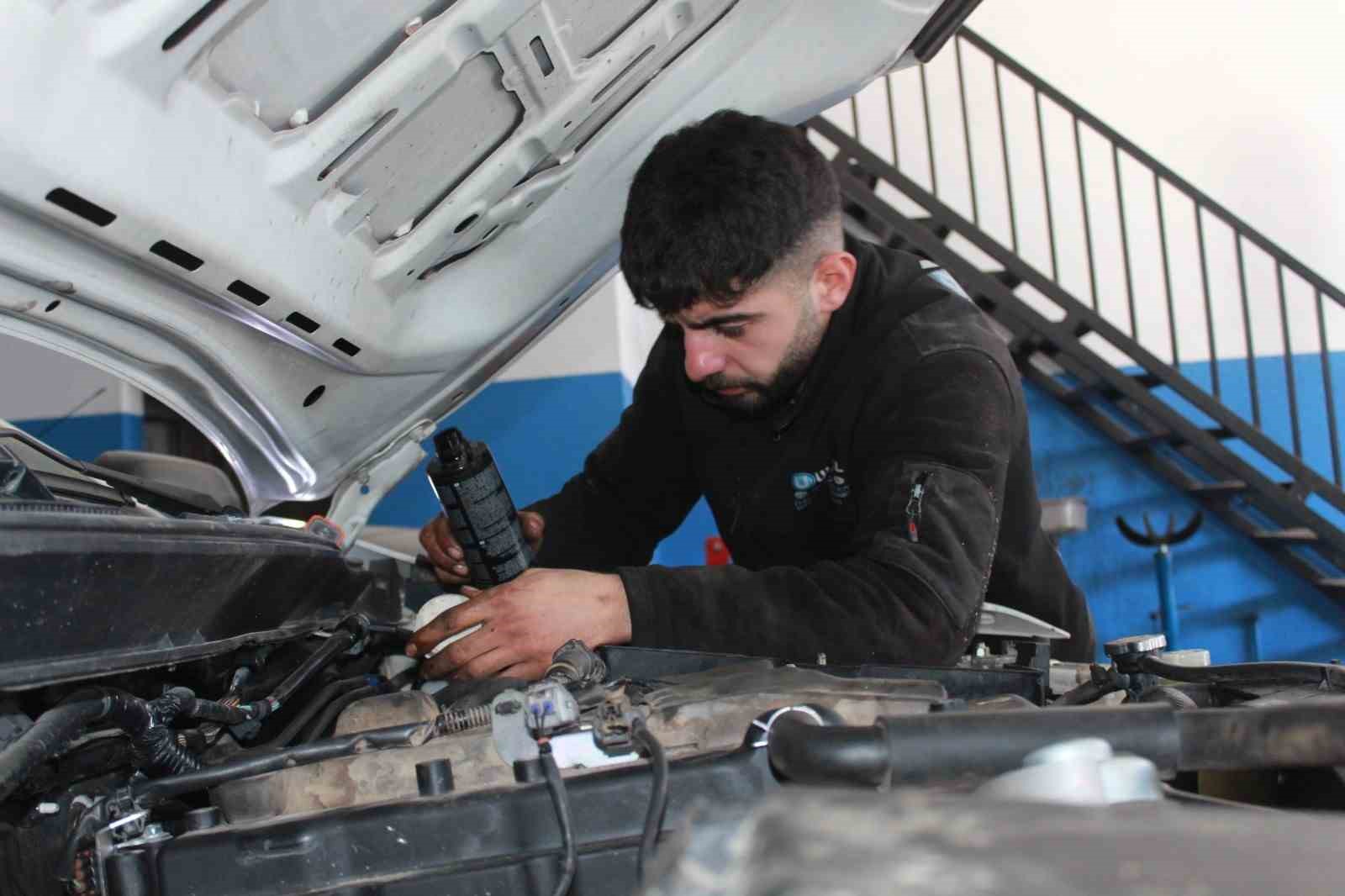 Araç yangınlarında ’yakıt ve yağ kaçağı’ detayı
