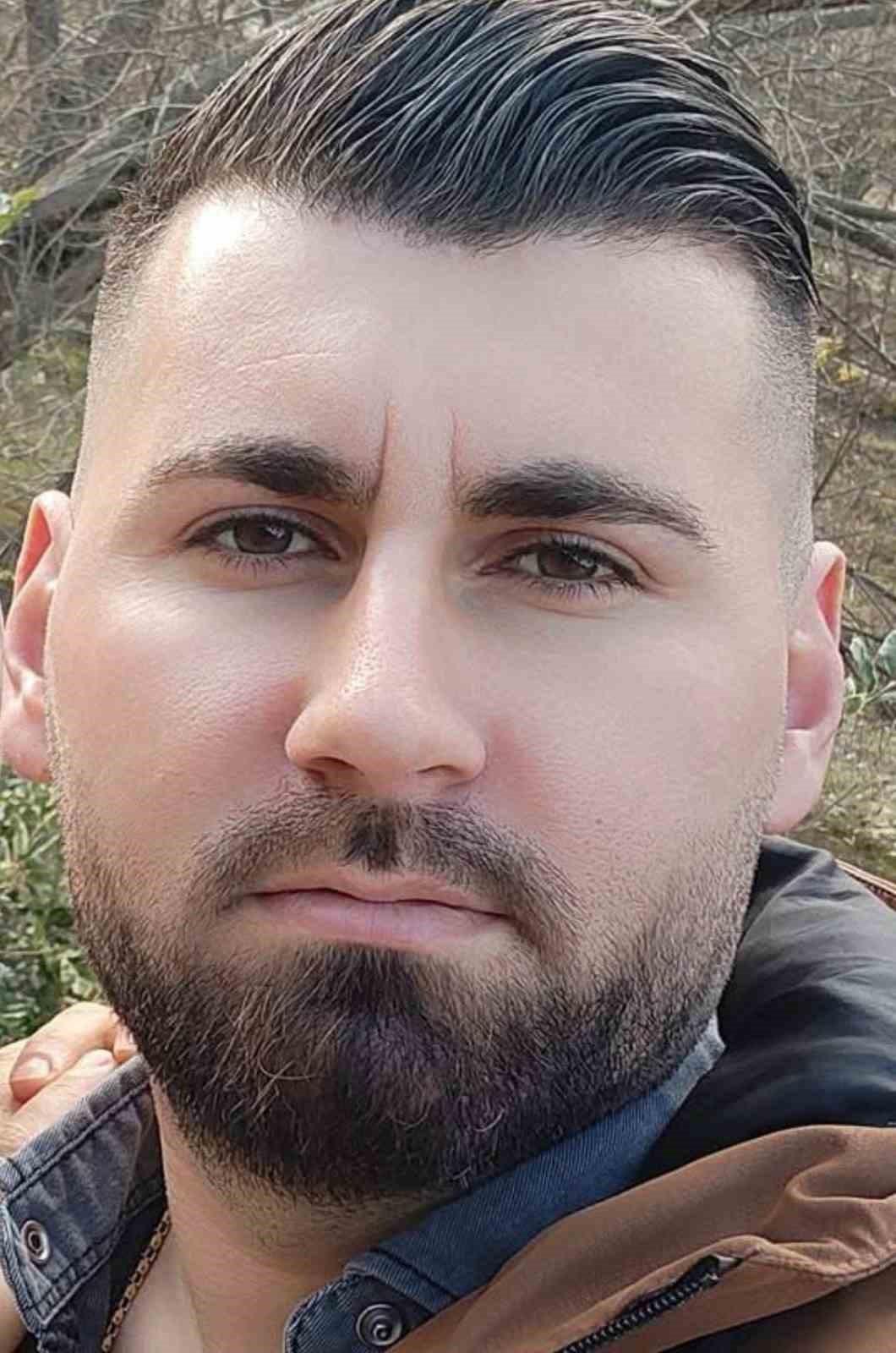 Araçta erkek cesedi bulundu
