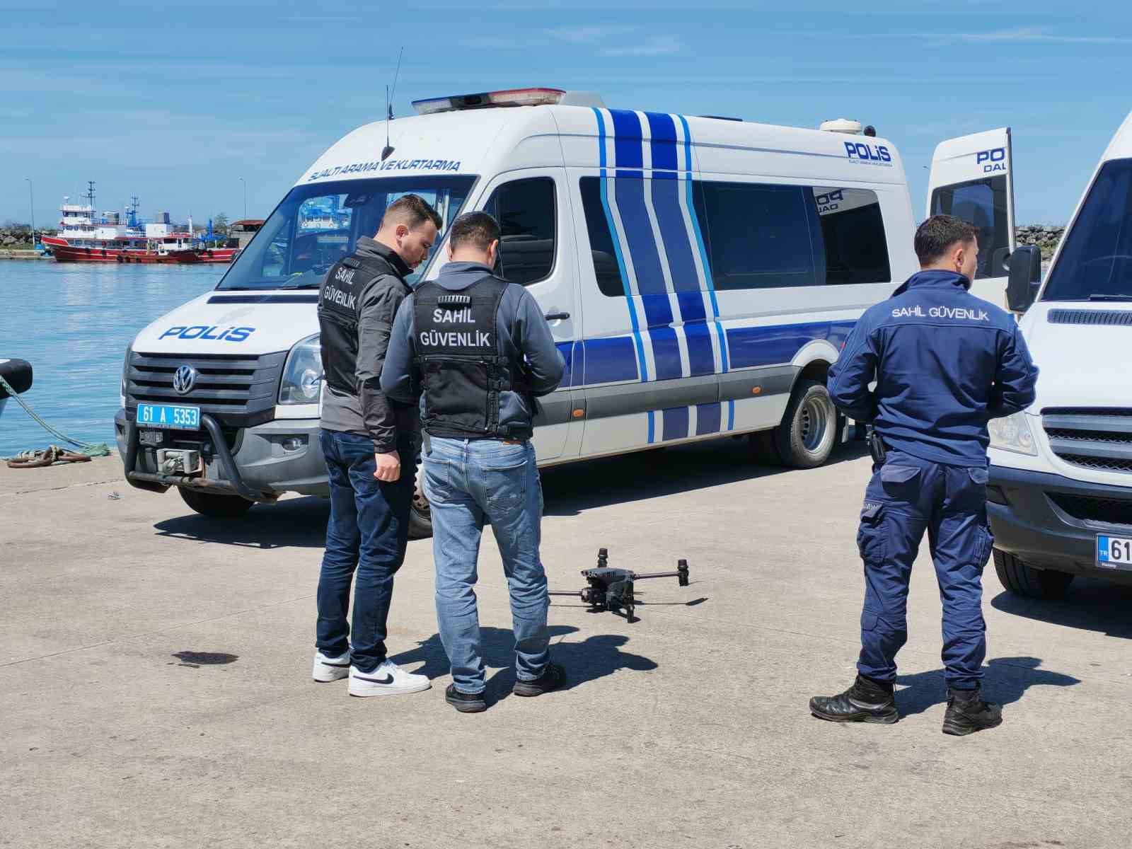 Araklı’da kayıp genç için denizde arama çalışmaları yoğunlaştırıldı

