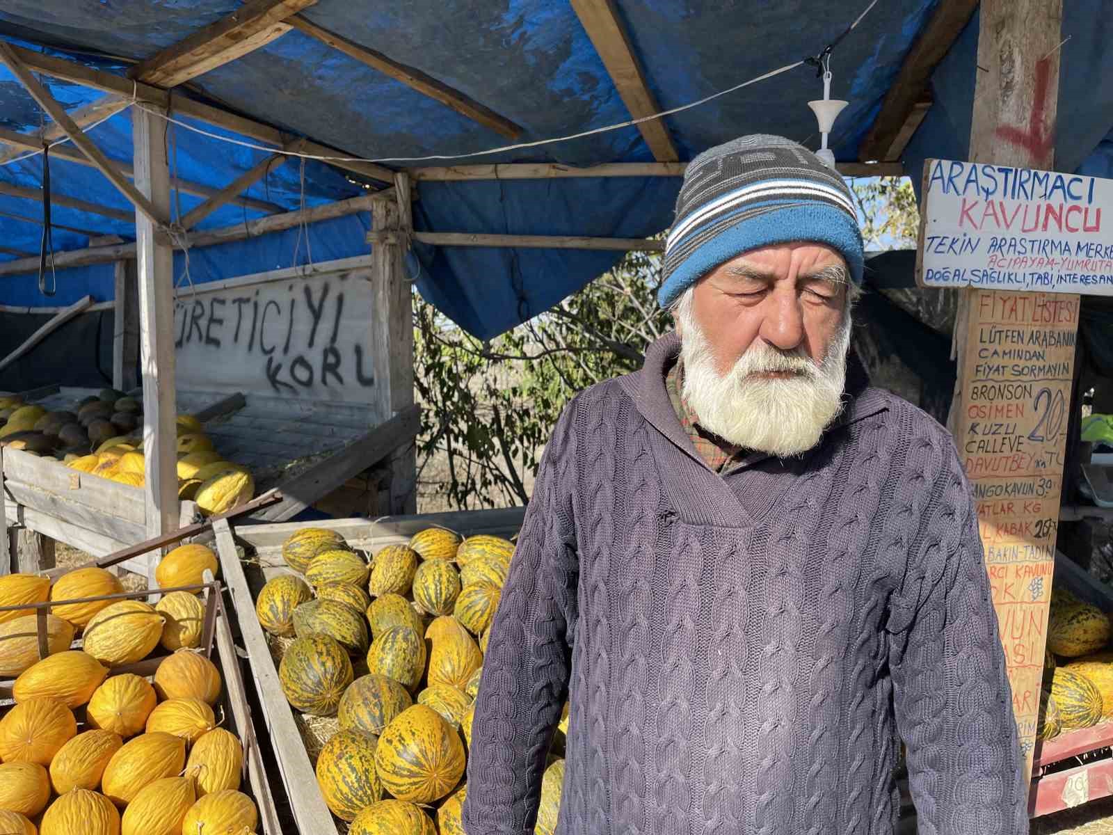 "Araştırmacı kavuncu dede" ata tohumlarını geleceğe taşıyor
"Araştırmacı kavuncu dede" ata tohumlarını geleceğe taşıyor