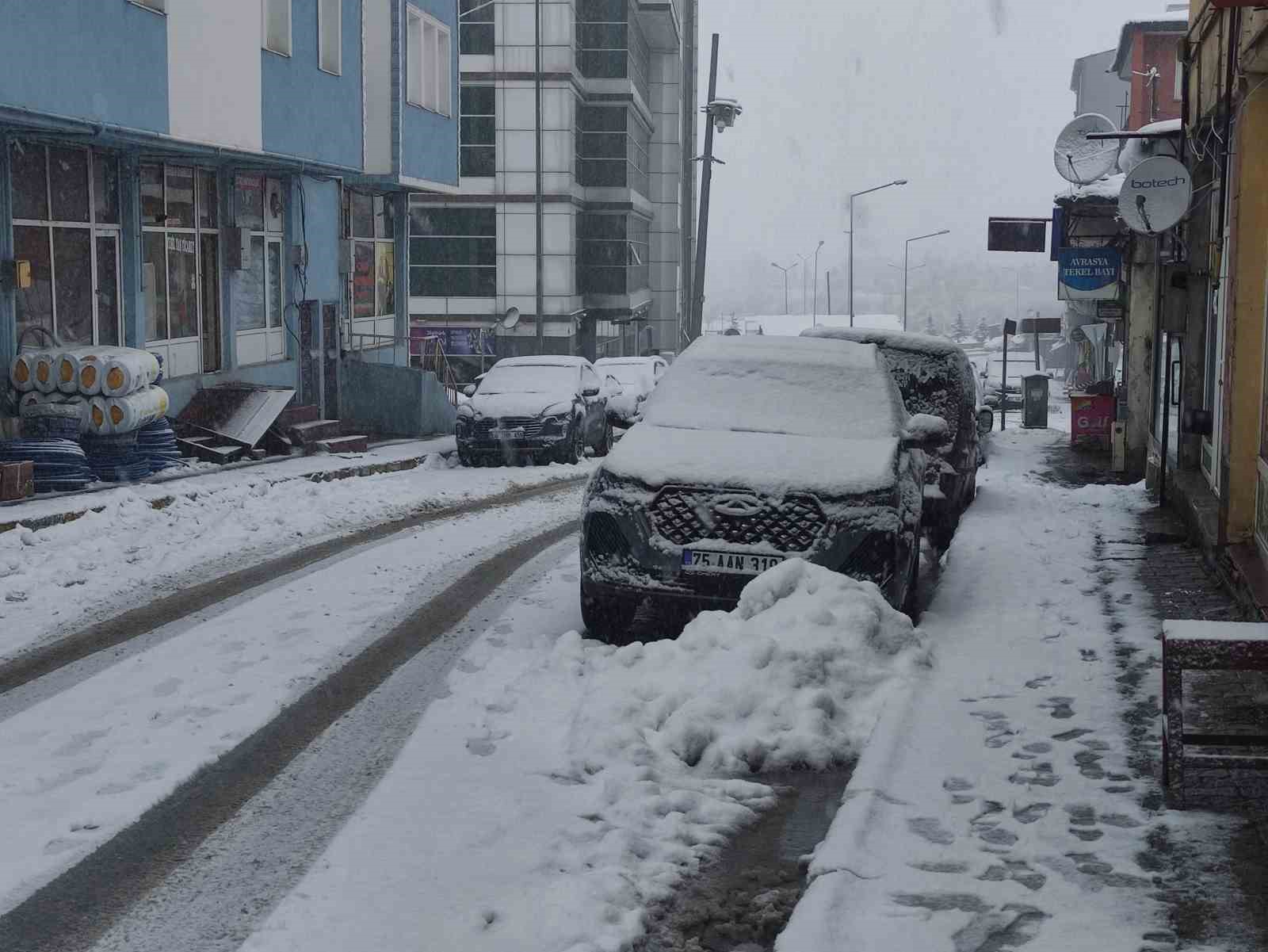 Ardahan’a kış geri geldi
