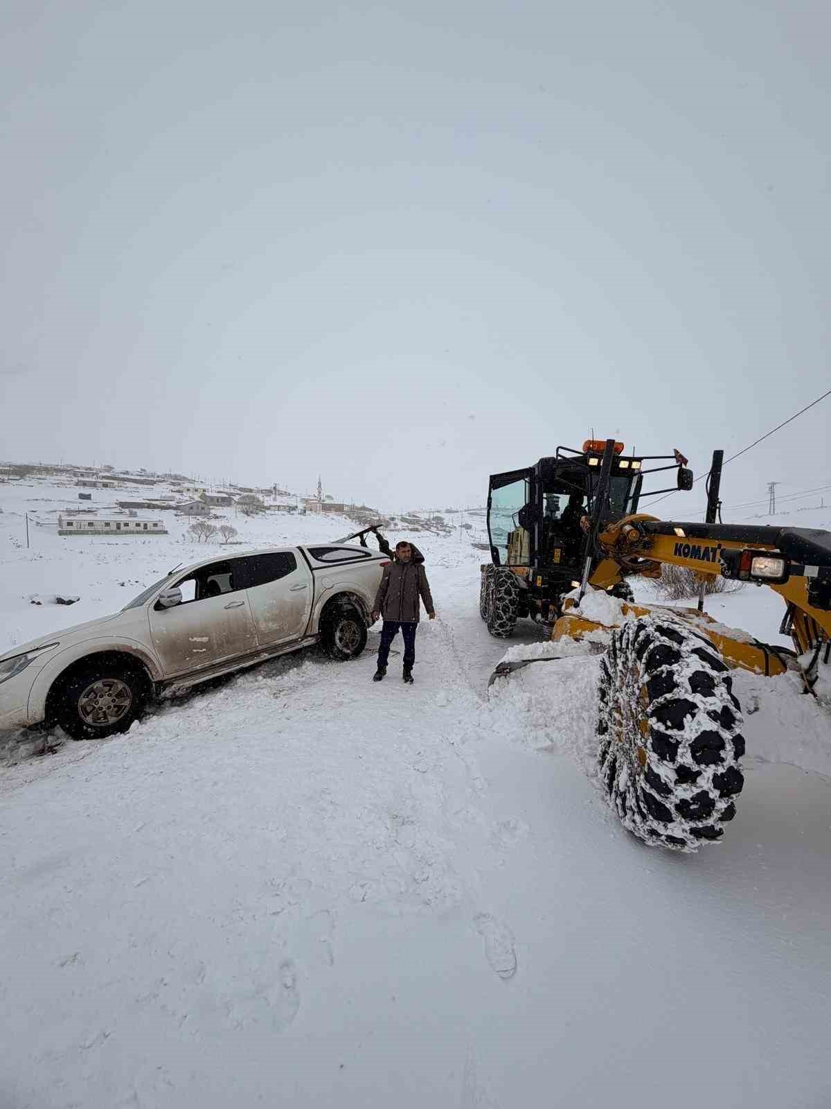 Ardahan’da 60 köy yolu ulaşıma kapandı
