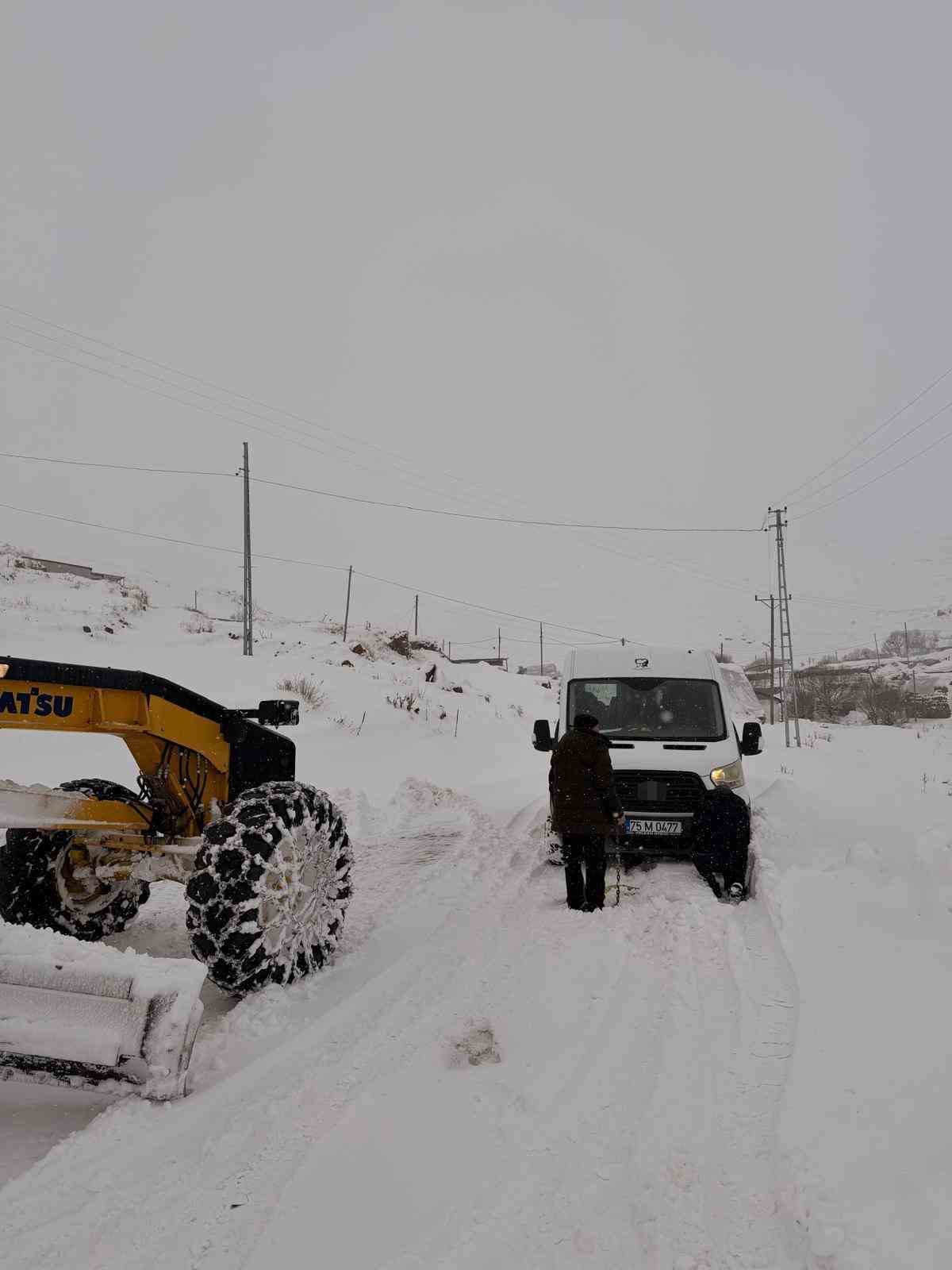 Ardahan’da 60 köy yolu ulaşıma kapandı
