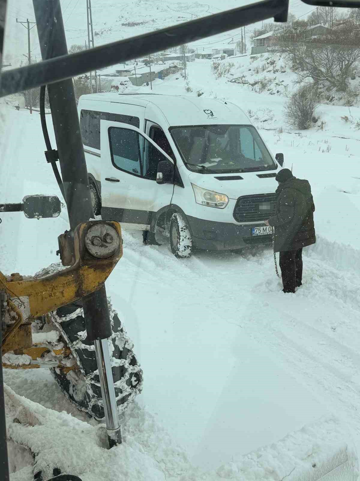 Ardahan’da 60 köy yolu ulaşıma kapandı
