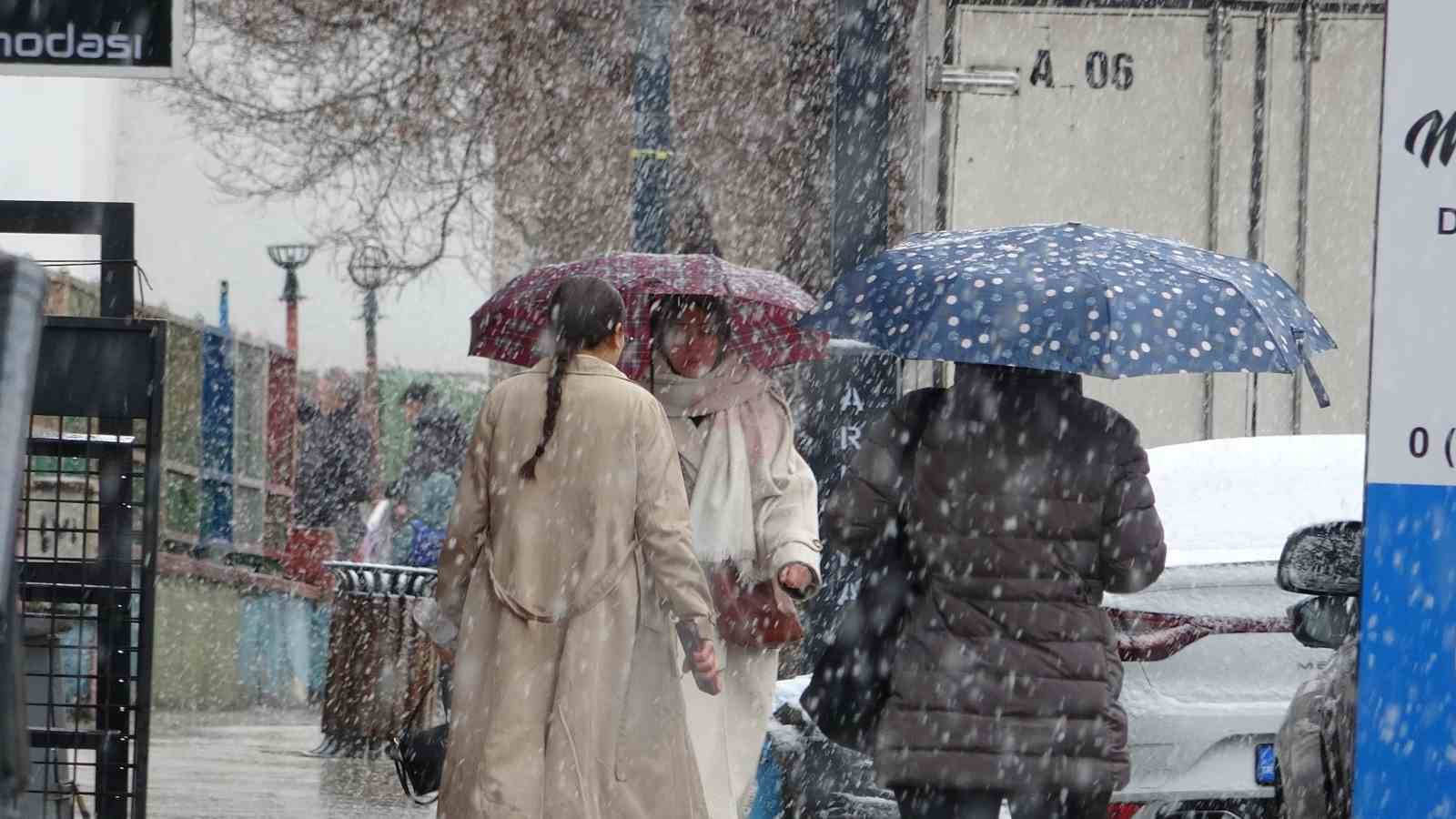 Ardahan’da kar yağışı etkili oldu
