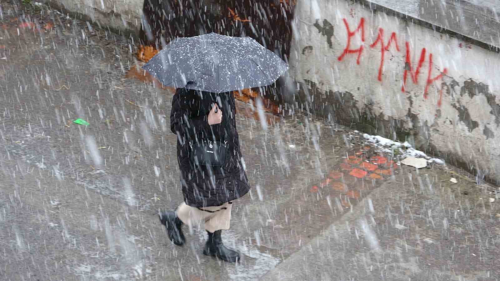 Ardahan’da kar yağışı etkili oldu

