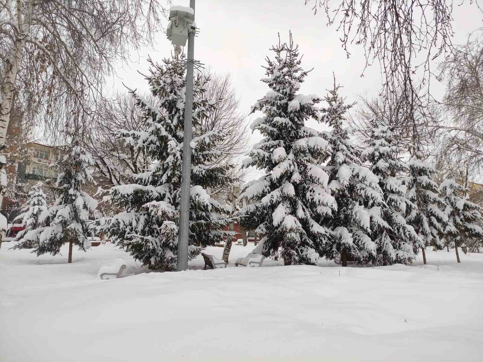 Ardahan’da nisan ayında kar sürprizi
