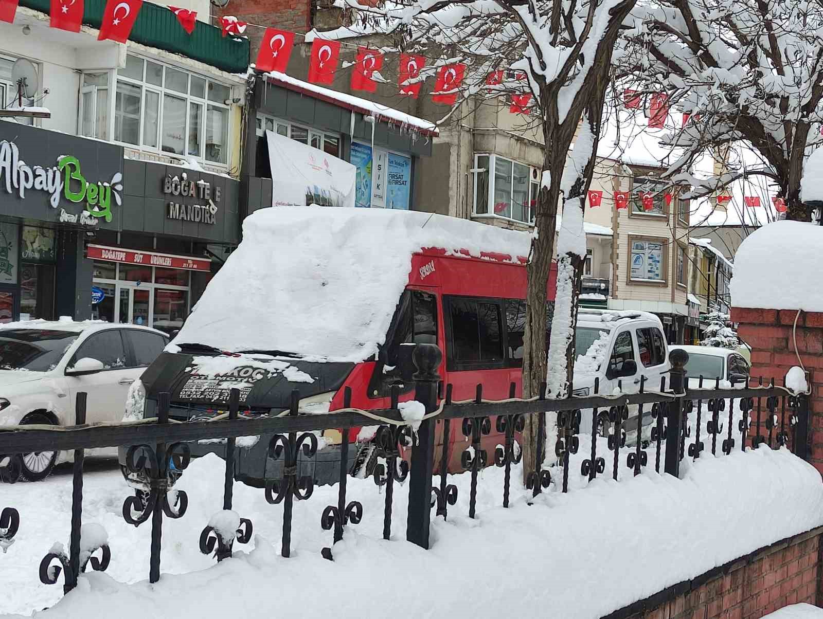 Ardahan’da nisan ayında kar sürprizi
