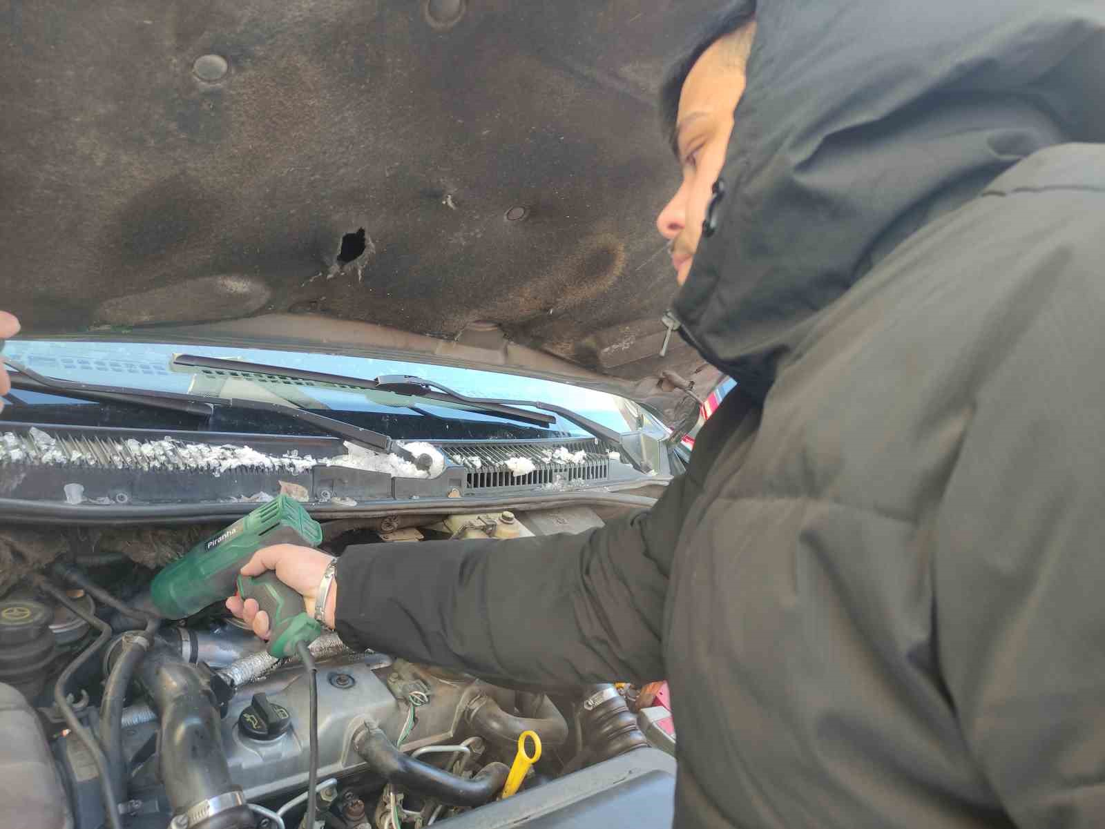 Ardahan’da Sibirya soğukları başladı, Göle eksi 36’yı gördü
